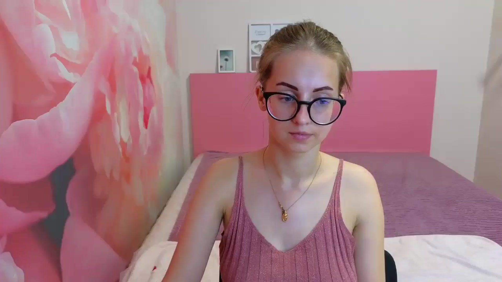 Gallery image thumbnail from Kristina_Adel's myfreecams stream on, 06/02/2025, 10:54 image 18 of 20