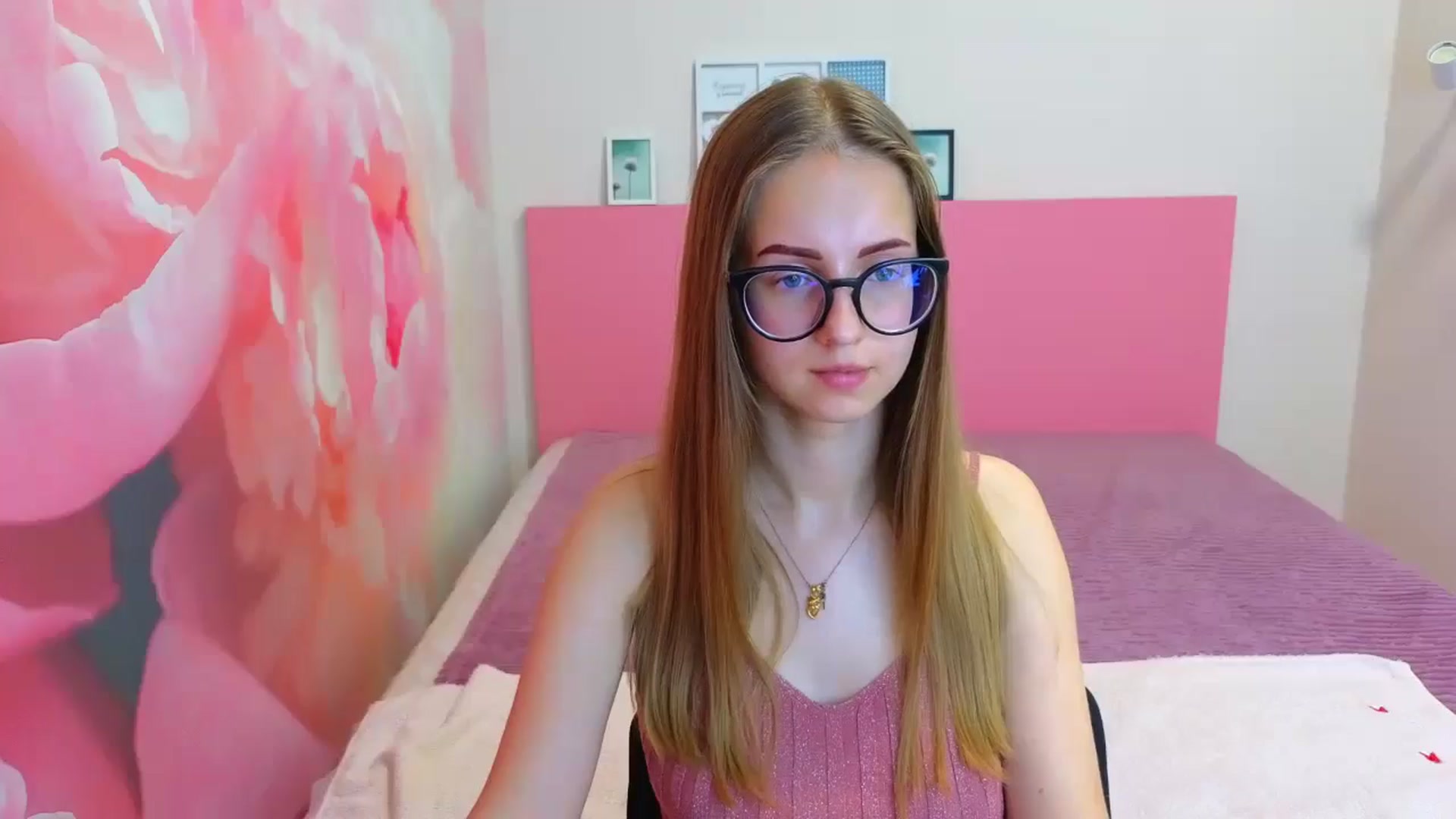 Gallery image thumbnail from Kristina_Adel's myfreecams stream on, 06/05/2025, 07:45 image 5 of 20