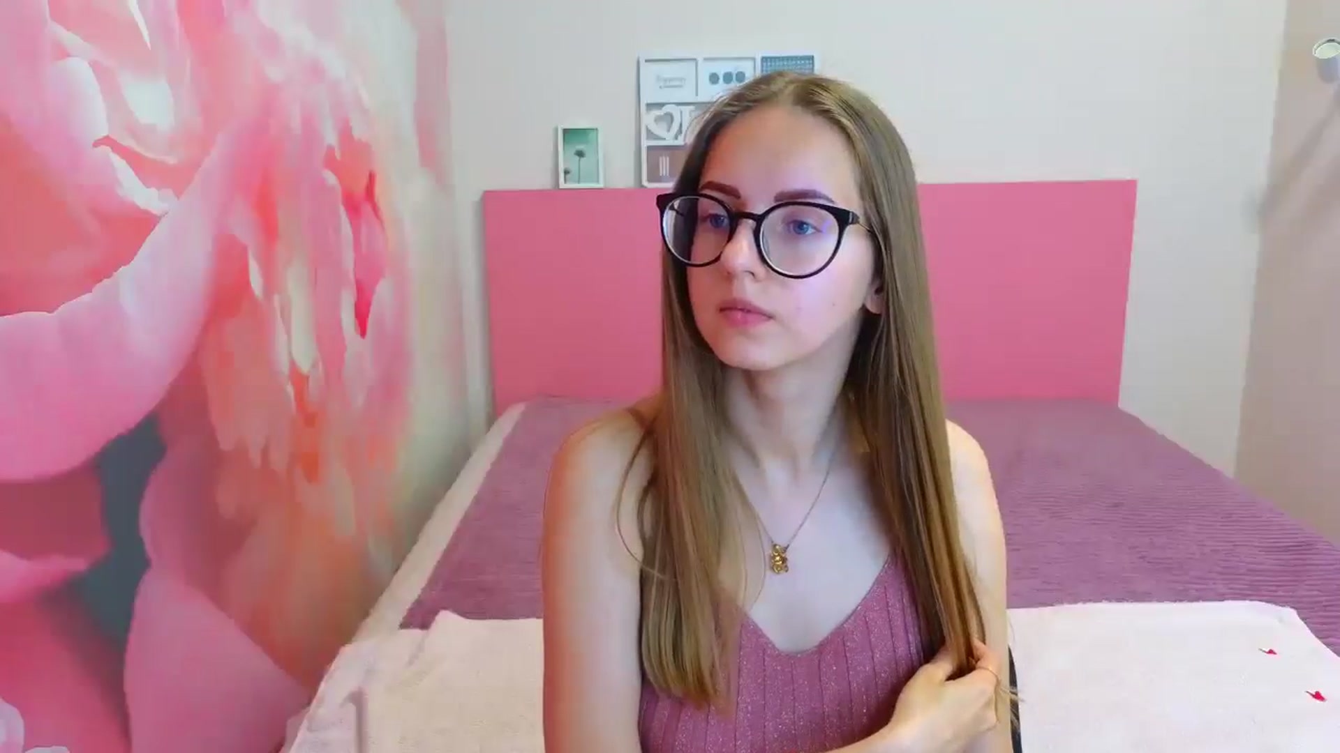 Gallery image thumbnail from Kristina_Adel's myfreecams stream on, 06/05/2025, 07:45 image 2 of 20
