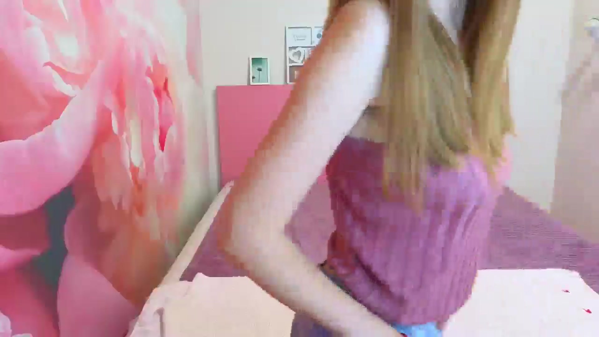 Gallery image thumbnail from Kristina_Adel's myfreecams stream on, 06/05/2025, 07:45 image 6 of 20