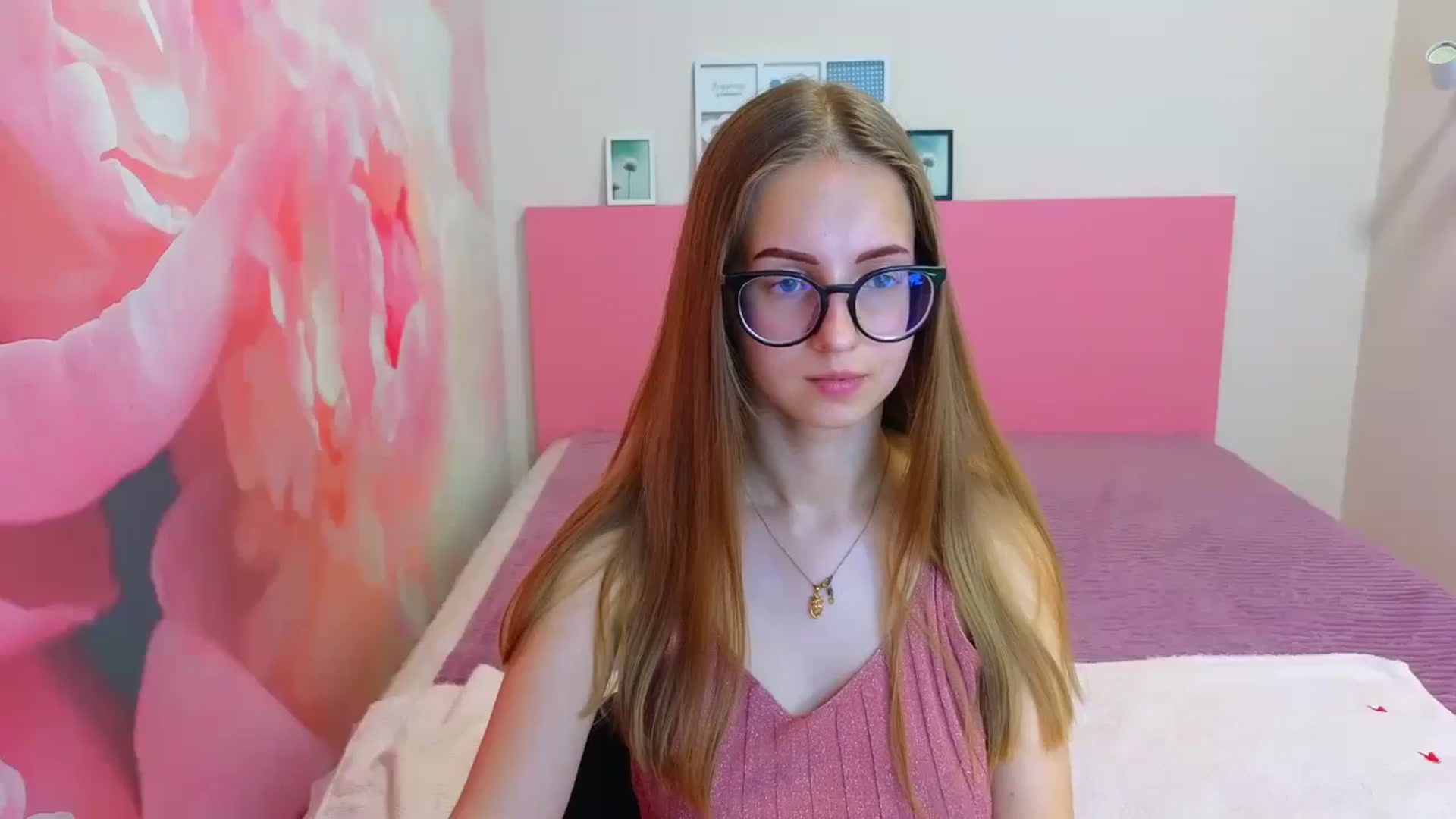 Gallery image thumbnail from Kristina_Adel's myfreecams stream on, 06/05/2025, 07:45 image 9 of 20