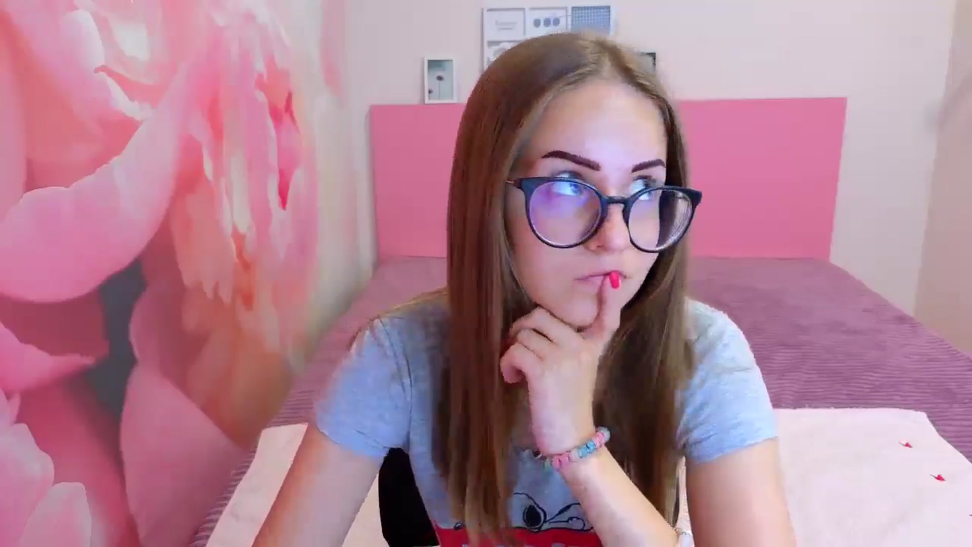 Gallery image thumbnail from Kristina_Adel's myfreecams stream on, 06/25/2025, 10:45 image 12 of 20
