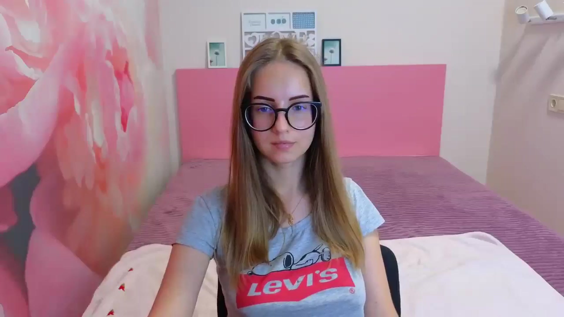 Gallery image thumbnail from Kristina_Adel's myfreecams stream on, 06/26/2025, 10:31 image 11 of 20