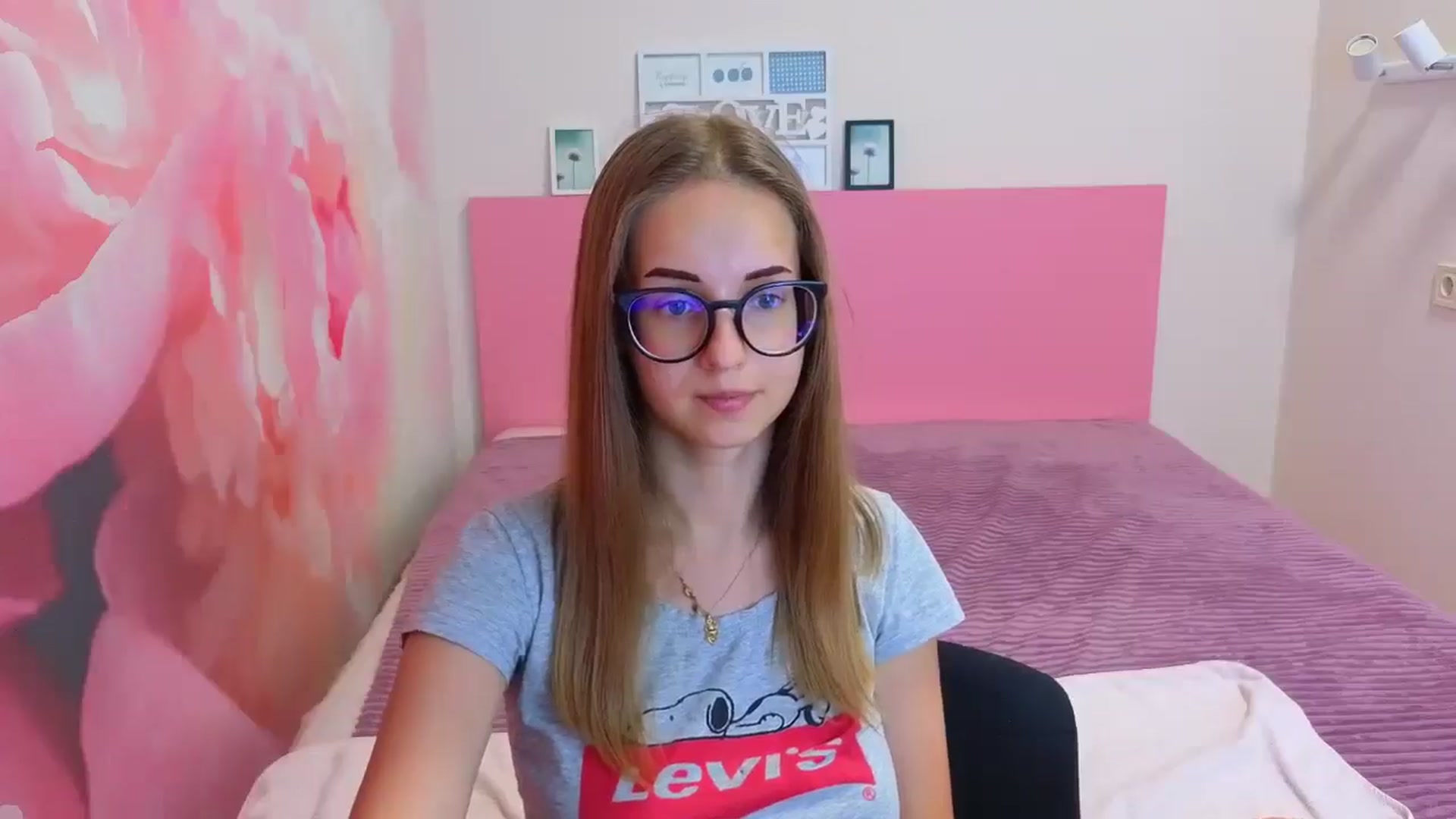 Gallery image thumbnail from Kristina_Adel's myfreecams stream on, 07/03/2025, 15:02 image 9 of 20