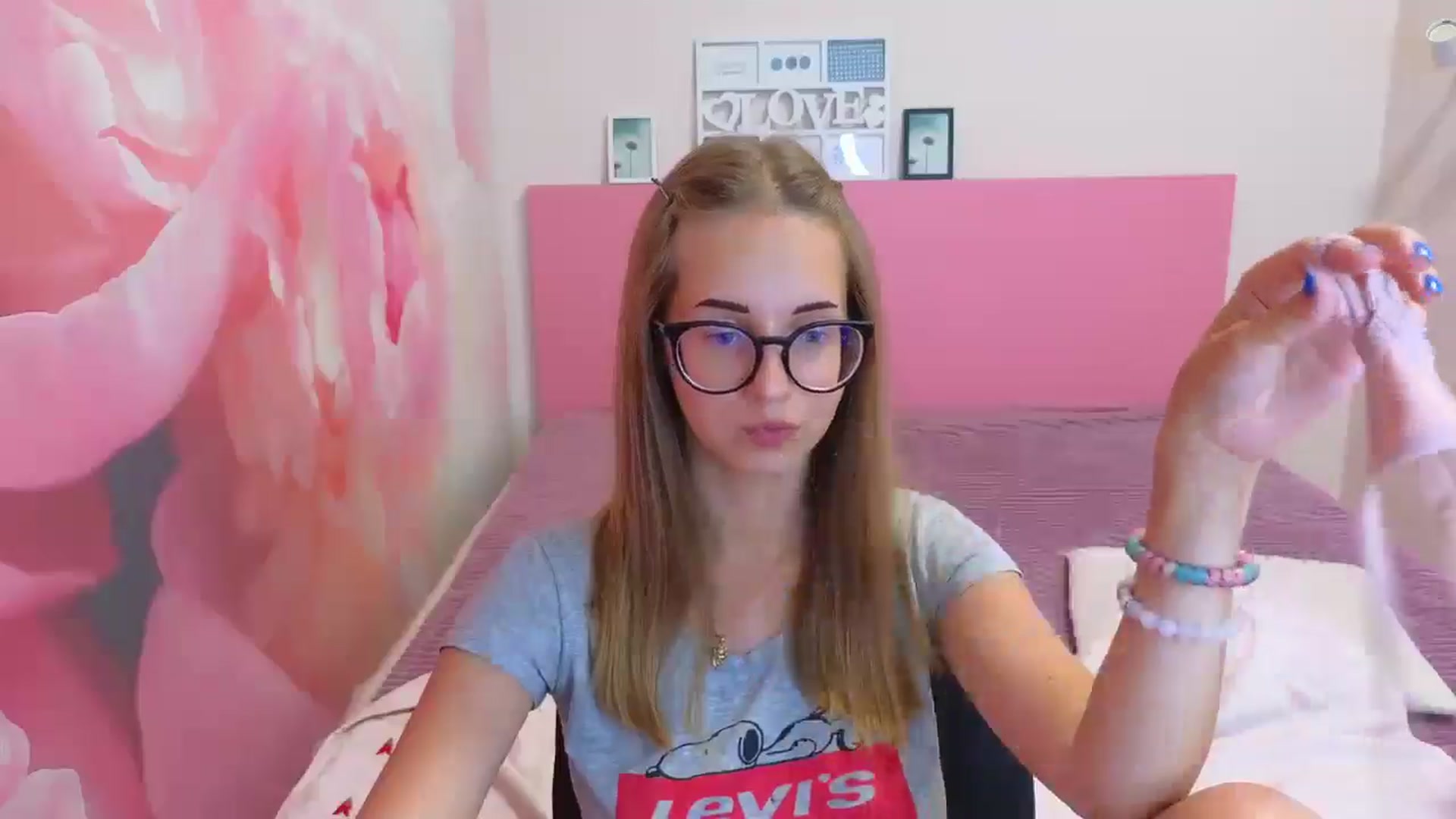 Gallery image thumbnail from Kristina_Adel's myfreecams stream on, 07/05/2025, 10:37 image 15 of 20