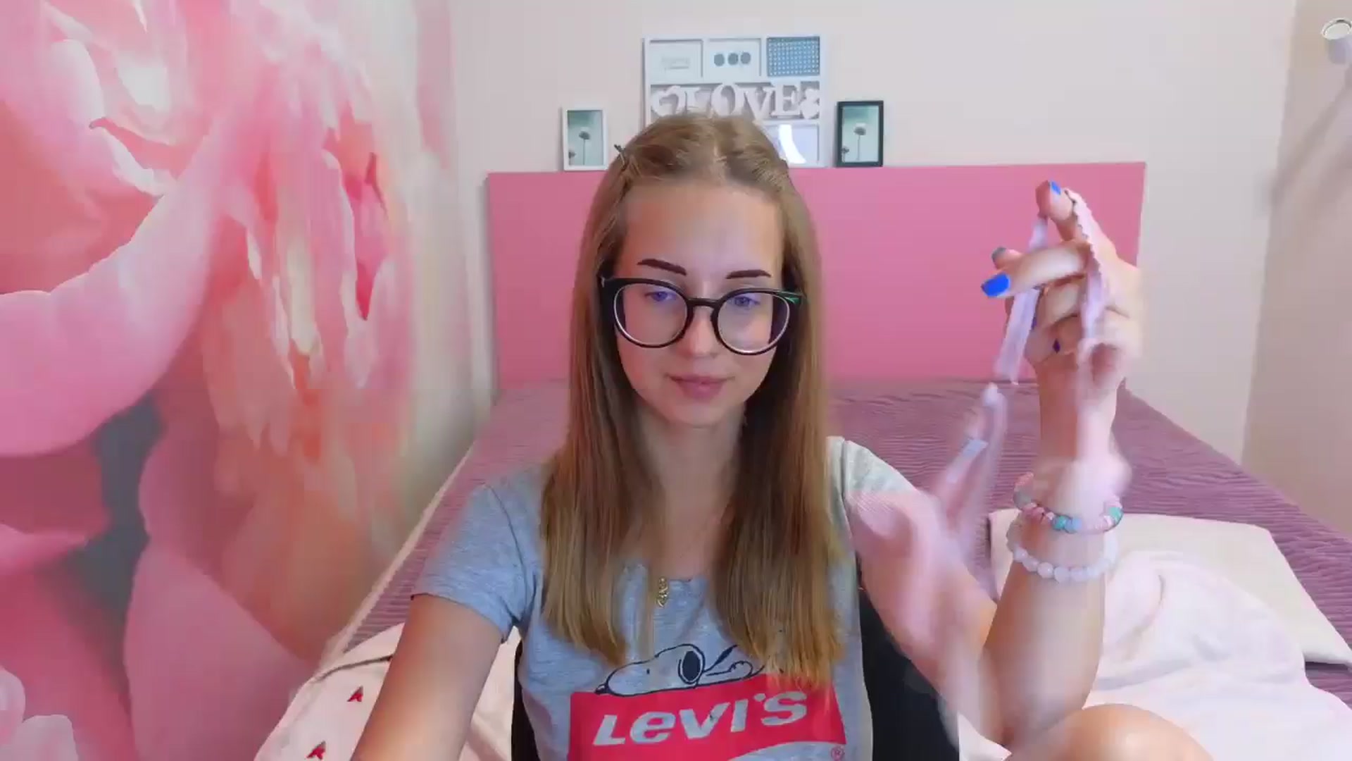 Gallery image thumbnail from Kristina_Adel's myfreecams stream on, 07/05/2025, 10:37 image 10 of 20