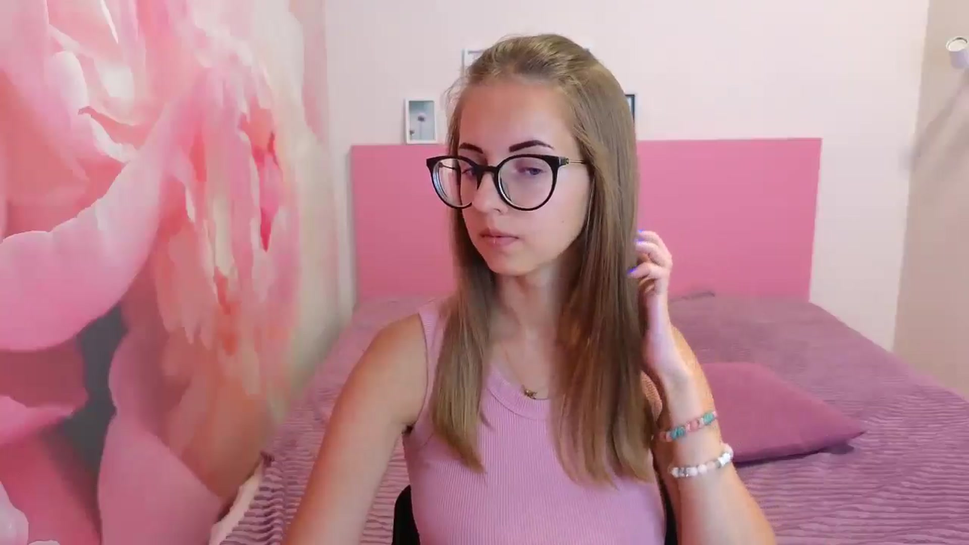 Gallery image thumbnail from Kristina_Adel's myfreecams stream on, 07/23/2025, 10:48 image 7 of 20