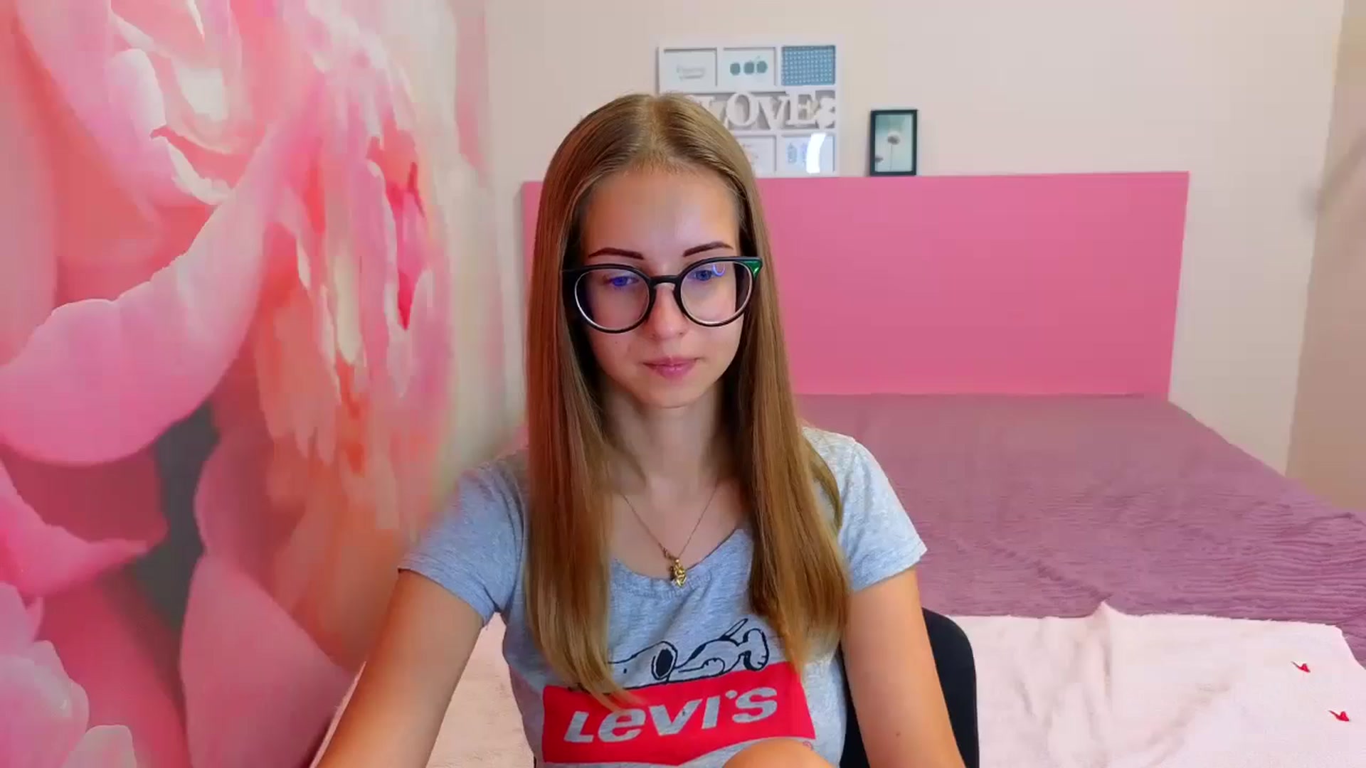 Gallery image thumbnail from Kristina_Adel's myfreecams stream on, 07/31/2025, 13:16 image 9 of 20