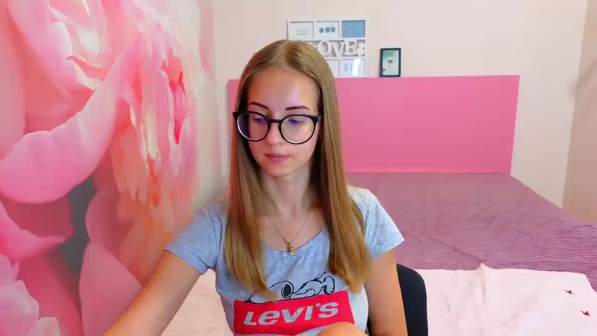 Gallery image thumbnail from Kristina_Adel's myfreecams stream on, 07/31/2025, 13:16 image 7 of 20