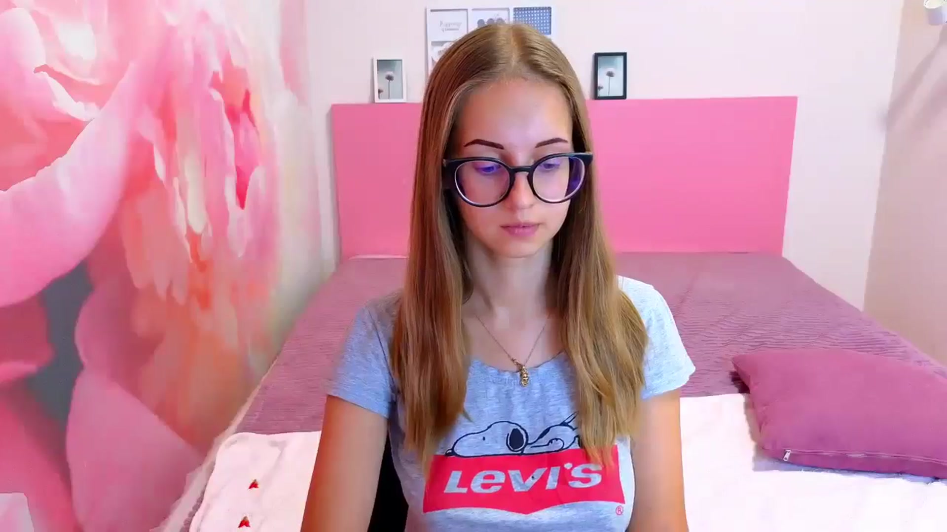 Gallery image thumbnail from Kristina_Adel's myfreecams stream on, 08/20/2025, 10:51 image 16 of 20