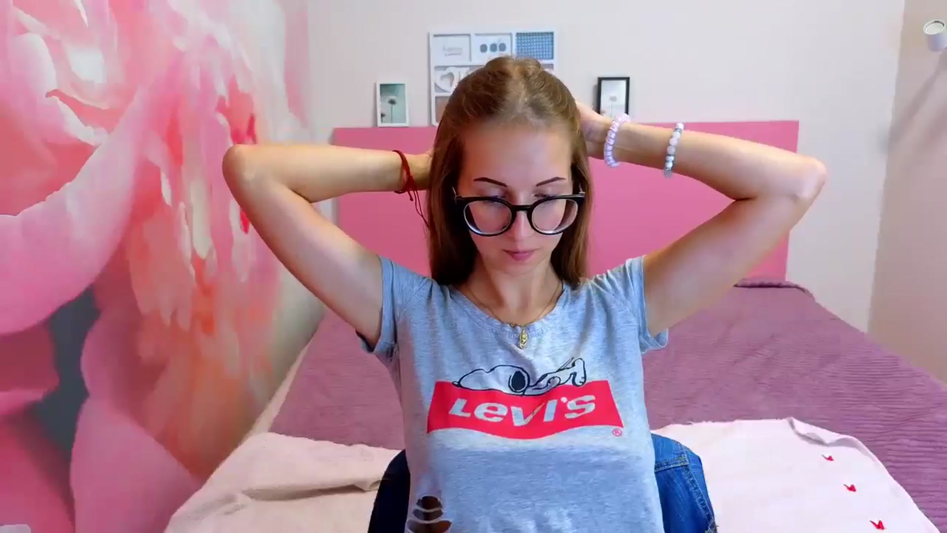 Gallery image thumbnail from Kristina_Adel's myfreecams stream on, 09/01/2025, 11:18 image 14 of 20