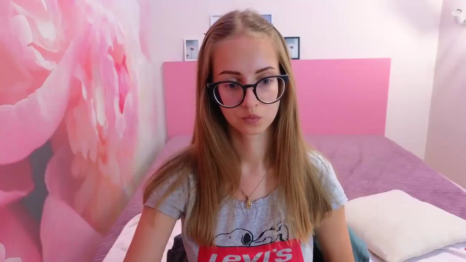 Gallery image thumbnail from Kristina_Adel's myfreecams stream on, 09/24/2025, 10:12 image 17 of 20