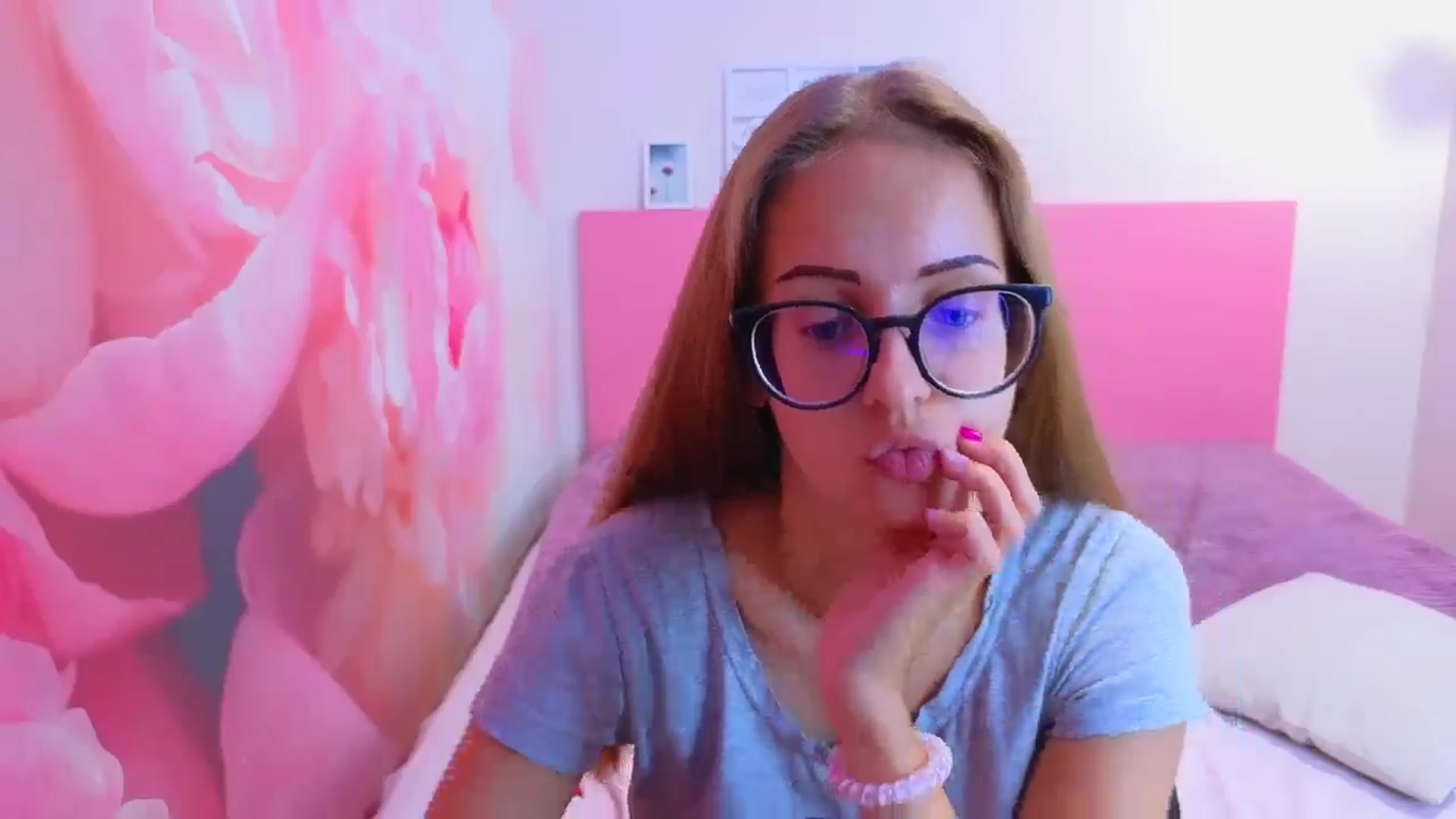 Gallery image thumbnail from Kristina_Adel's myfreecams stream on, 10/06/2025, 10:47 image 18 of 20
