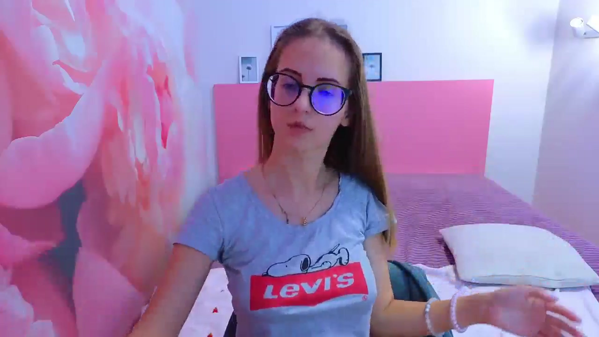 Gallery image thumbnail from Kristina_Adel's myfreecams stream on, 10/20/2025, 08:12 image 4 of 20