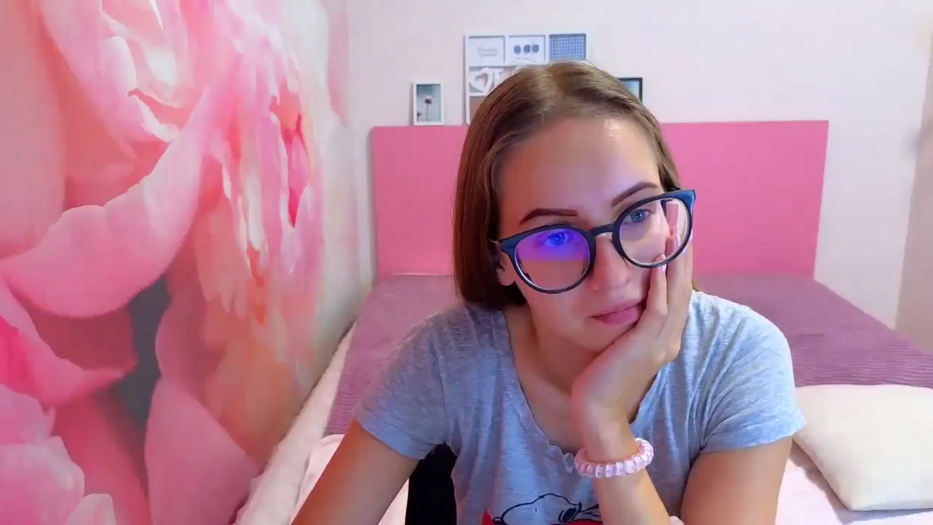 Gallery image thumbnail from Kristina_Adel's myfreecams stream on, 10/27/2025, 09:13 image 10 of 20