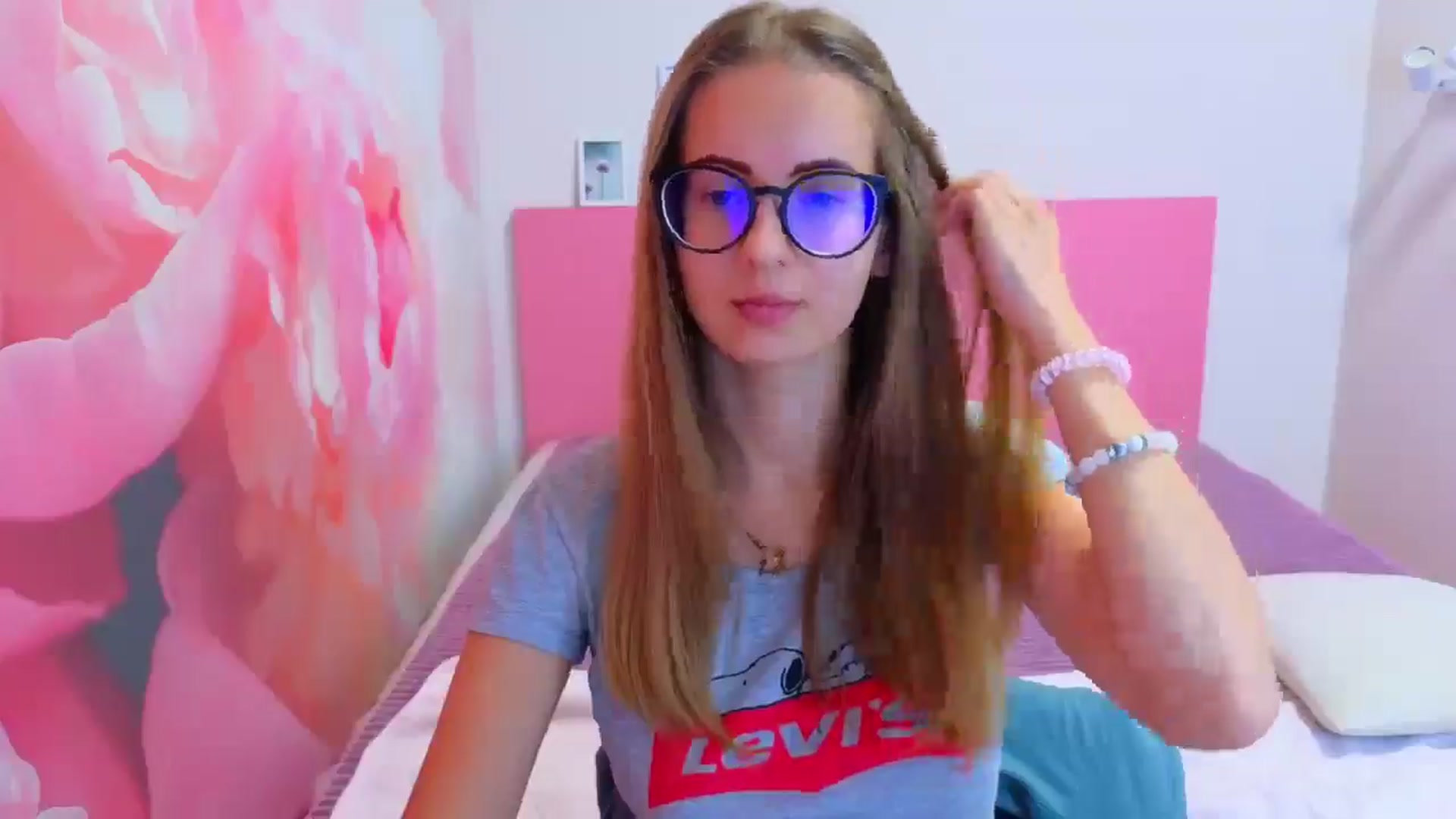 Gallery image thumbnail from Kristina_Adel's myfreecams stream on, 11/01/2025, 10:48 image 15 of 20