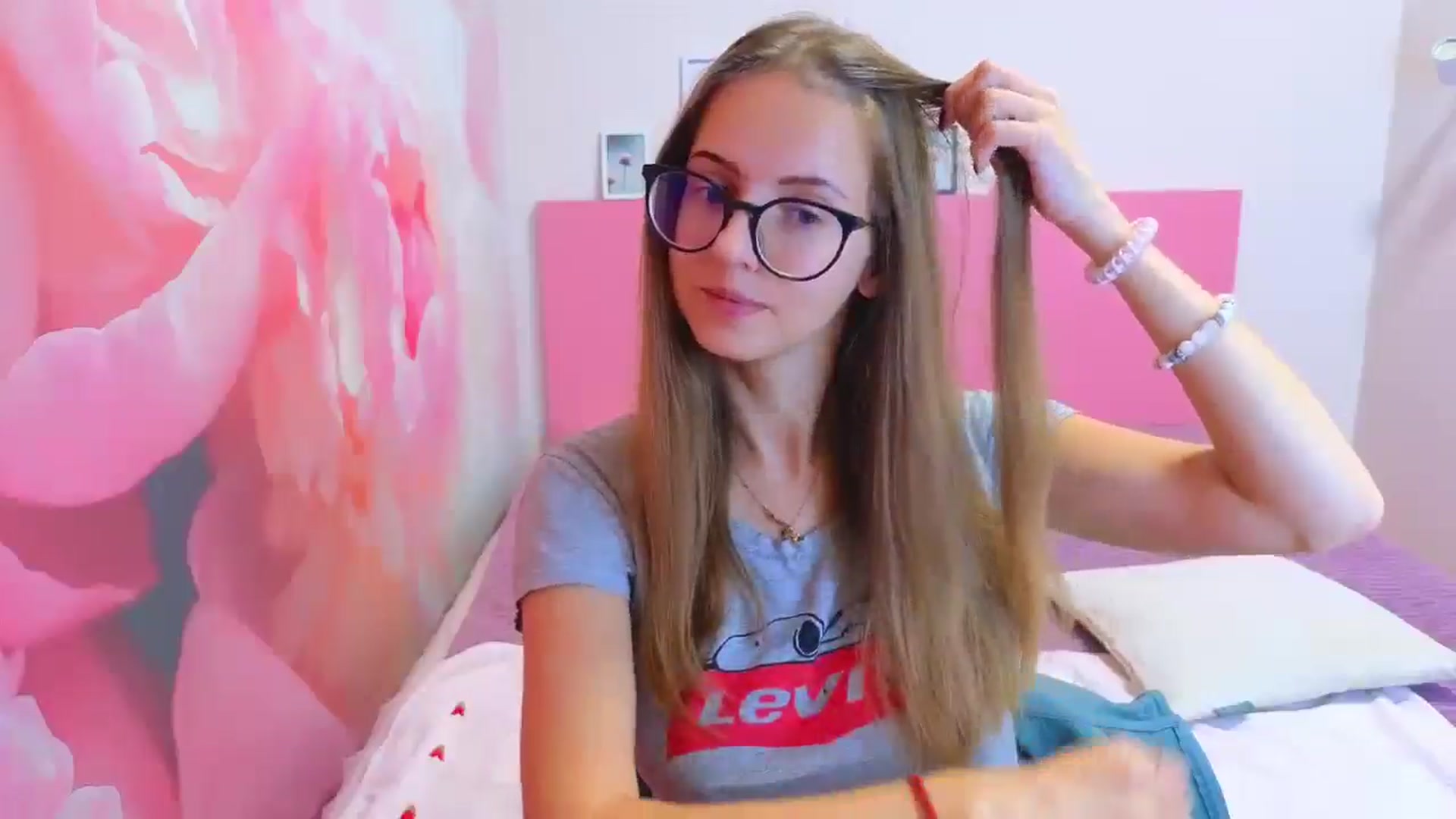 Gallery image thumbnail from Kristina_Adel's myfreecams stream on, 11/07/2025, 10:48 image 6 of 20