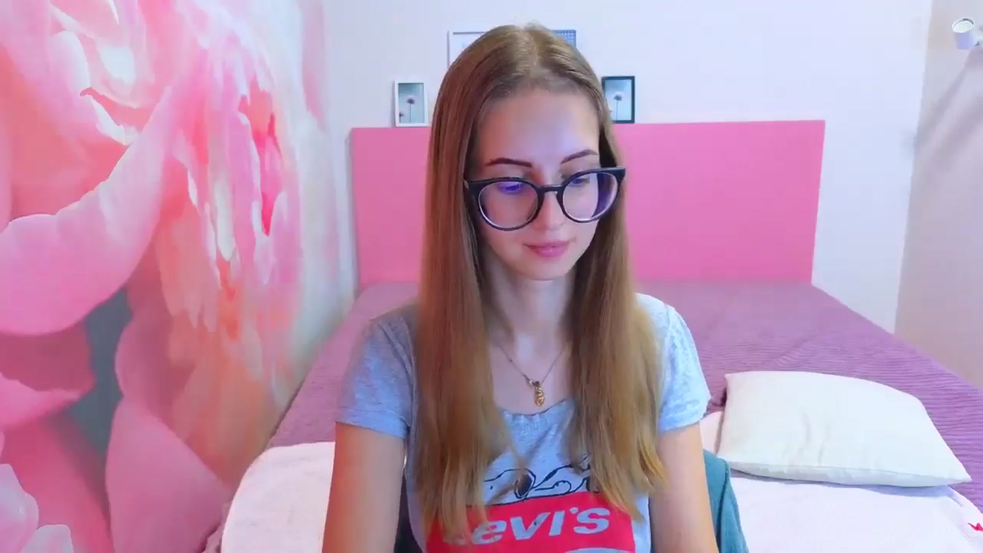 Gallery image thumbnail from Kristina_Adel's myfreecams stream on, 11/10/2025, 09:33 image 20 of 20