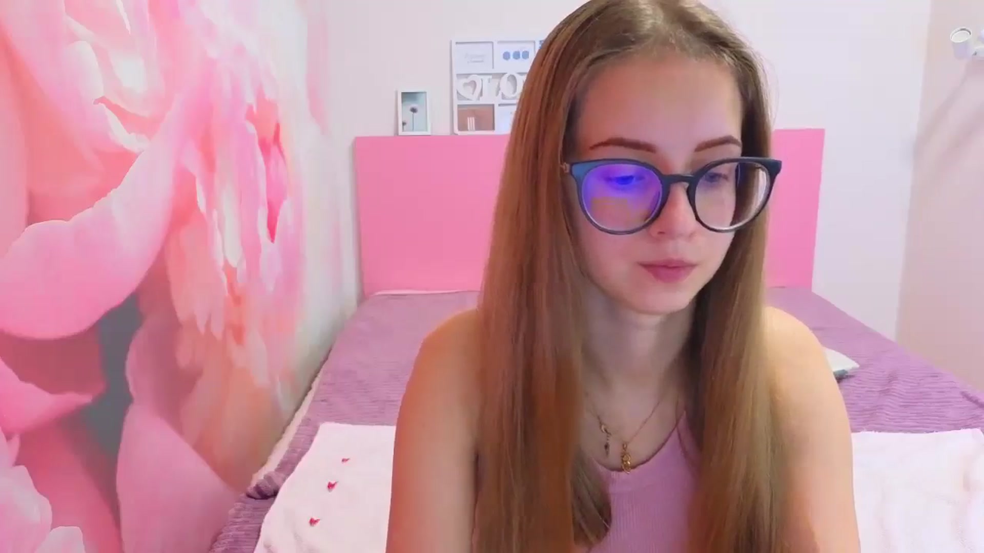 Gallery image thumbnail from Kristina_Adel's myfreecams stream on, 11/28/2025, 08:08 image 7 of 20