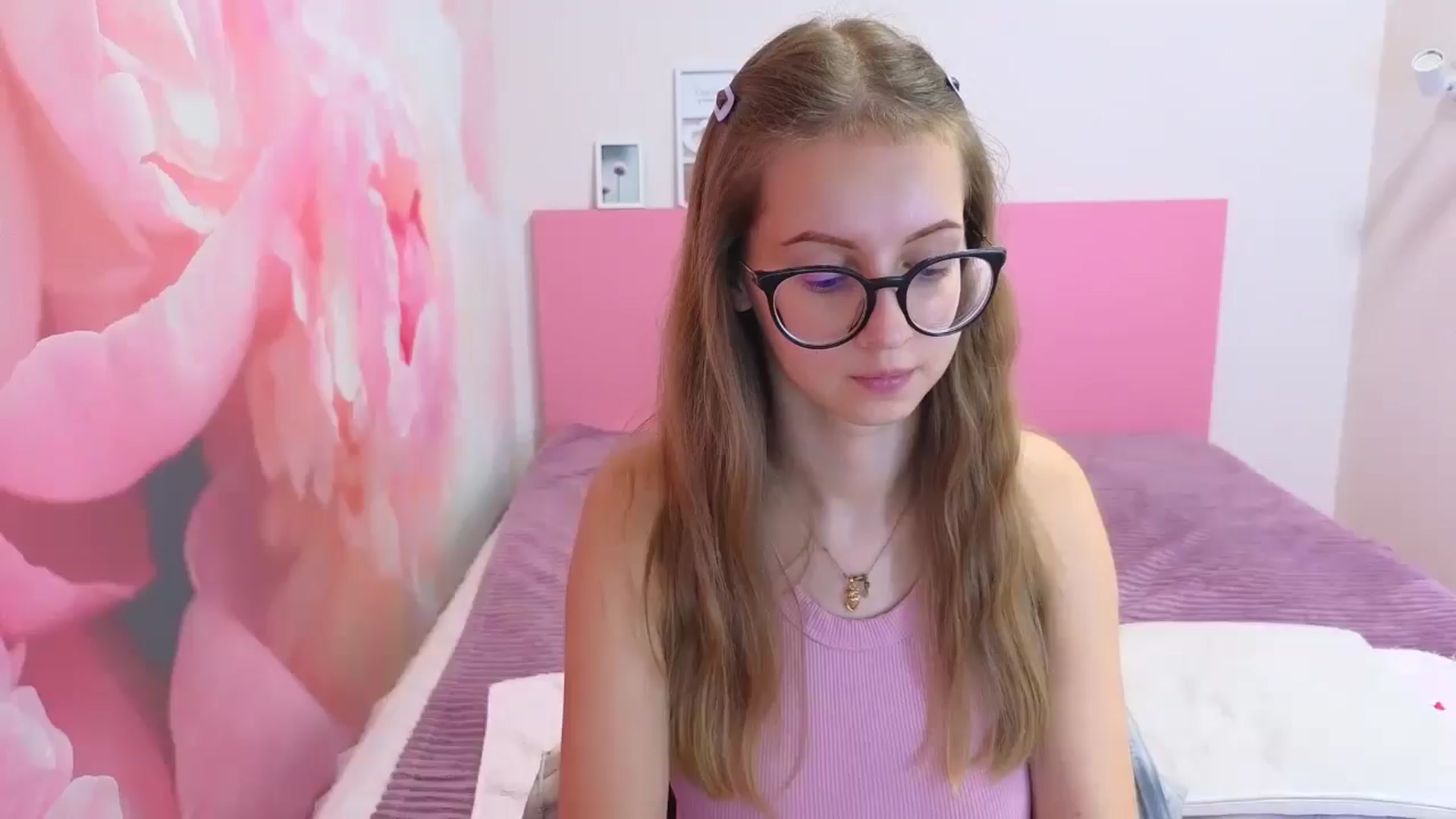 Gallery image thumbnail from Kristina_Adel's myfreecams stream on, 12/03/2025, 10:31 image 15 of 20
