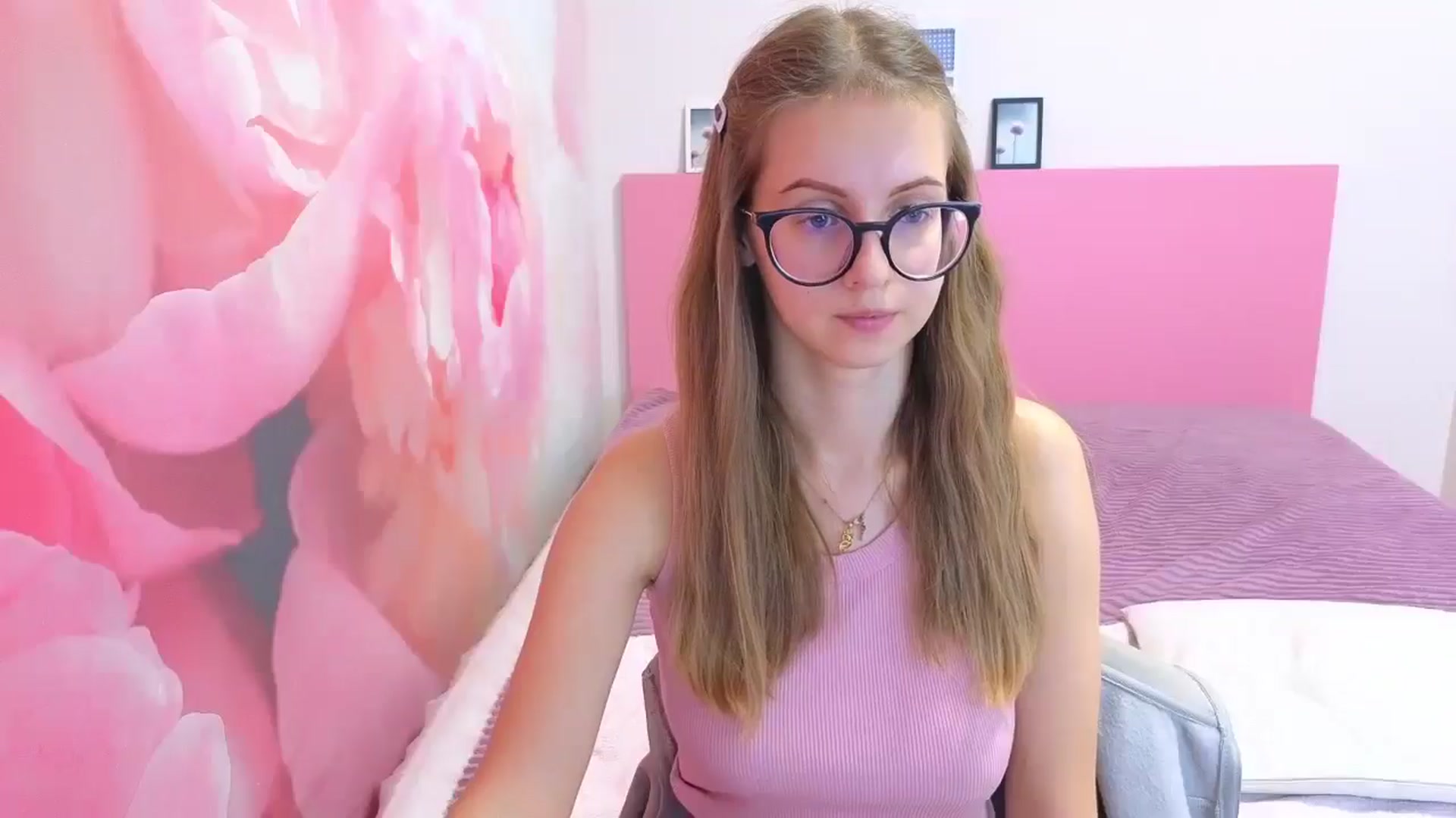 Gallery image thumbnail from Kristina_Adel's myfreecams stream on, 12/03/2025, 12:47 image 16 of 20