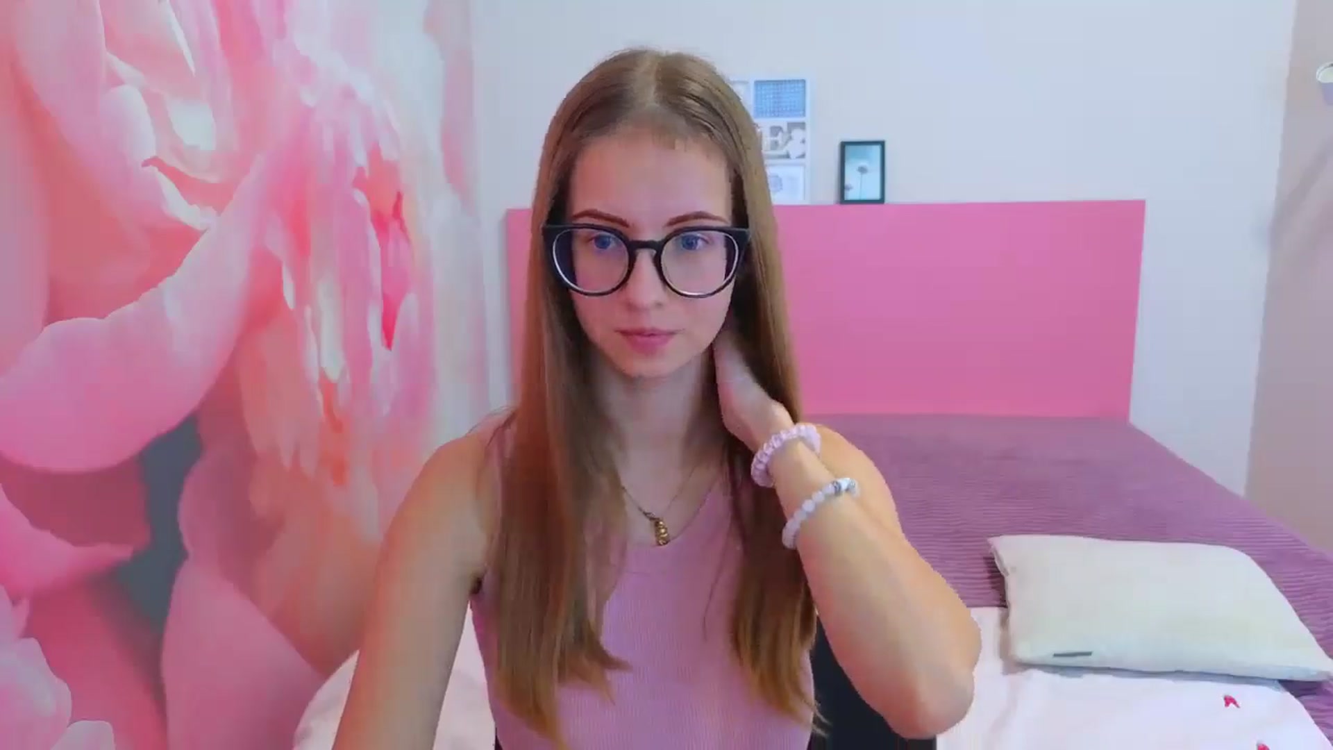 Gallery image thumbnail from Kristina_Adel's myfreecams stream on, 12/13/2025, 11:20 image 5 of 20