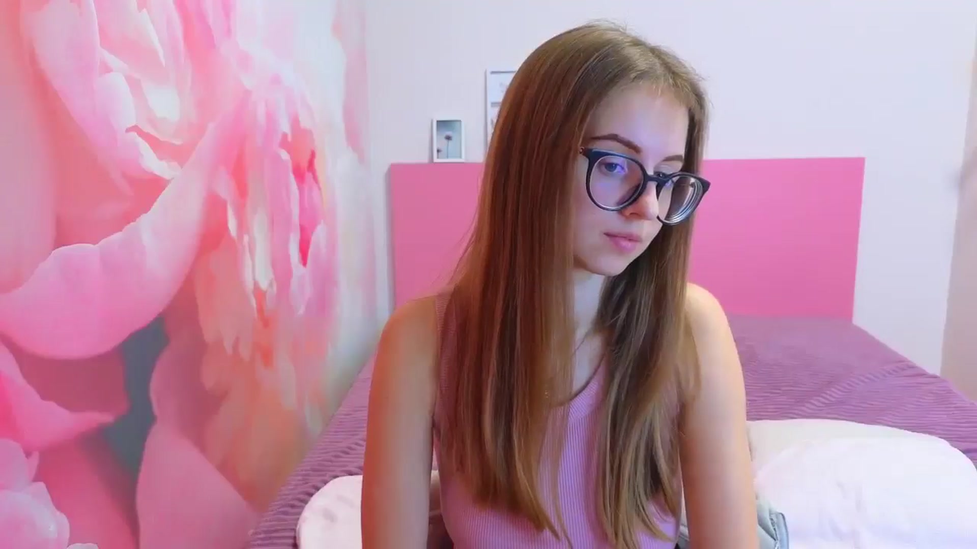Gallery image thumbnail from Kristina_Adel's myfreecams stream on, 12/22/2025, 10:20 image 16 of 20