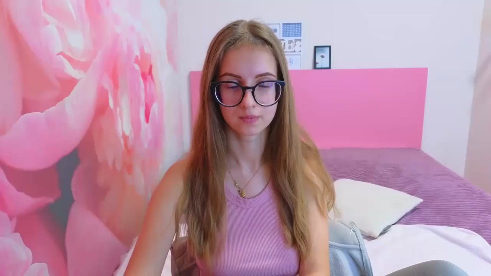 Gallery image thumbnail from Kristina_Adel's myfreecams stream on, 12/25/2025, 10:22 image 14 of 20