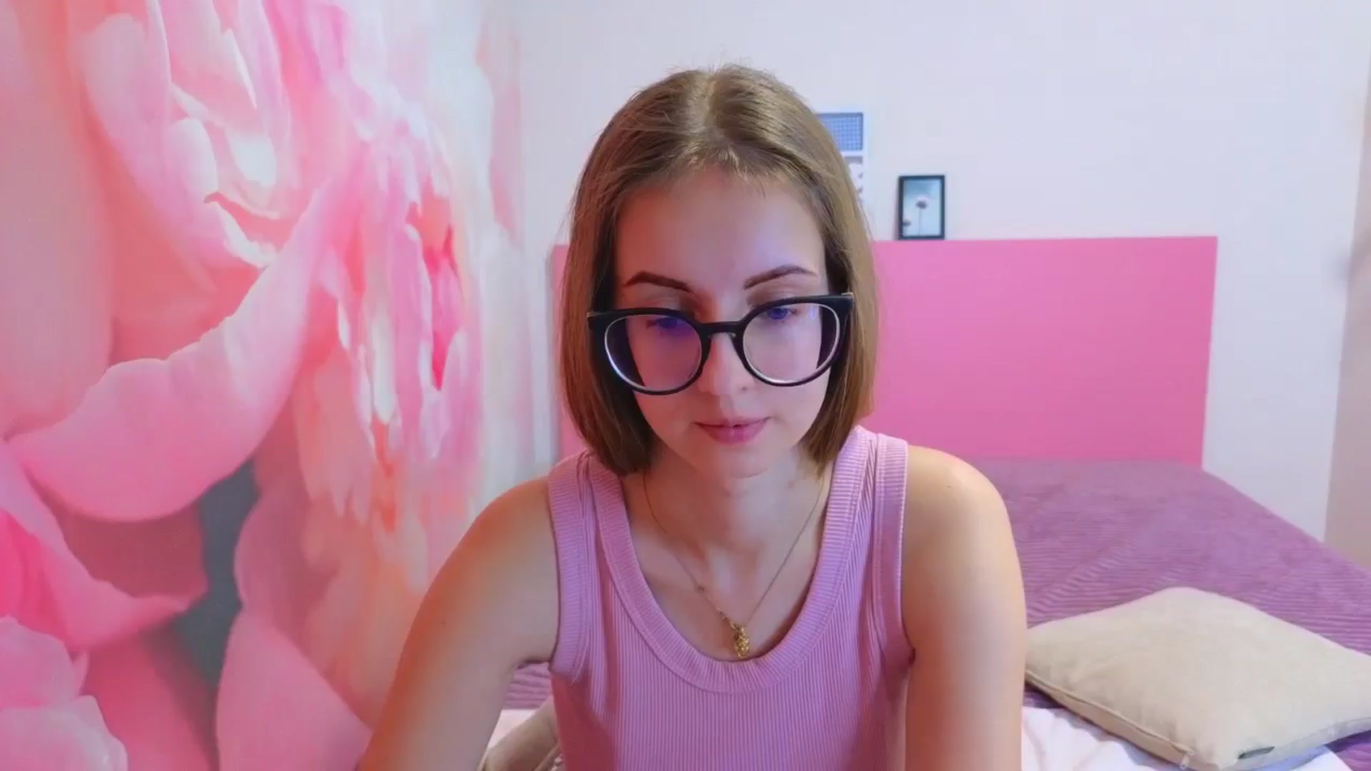 Gallery image thumbnail from Kristina_Adel's myfreecams stream on, 01/05/2026, 11:59 image 16 of 20