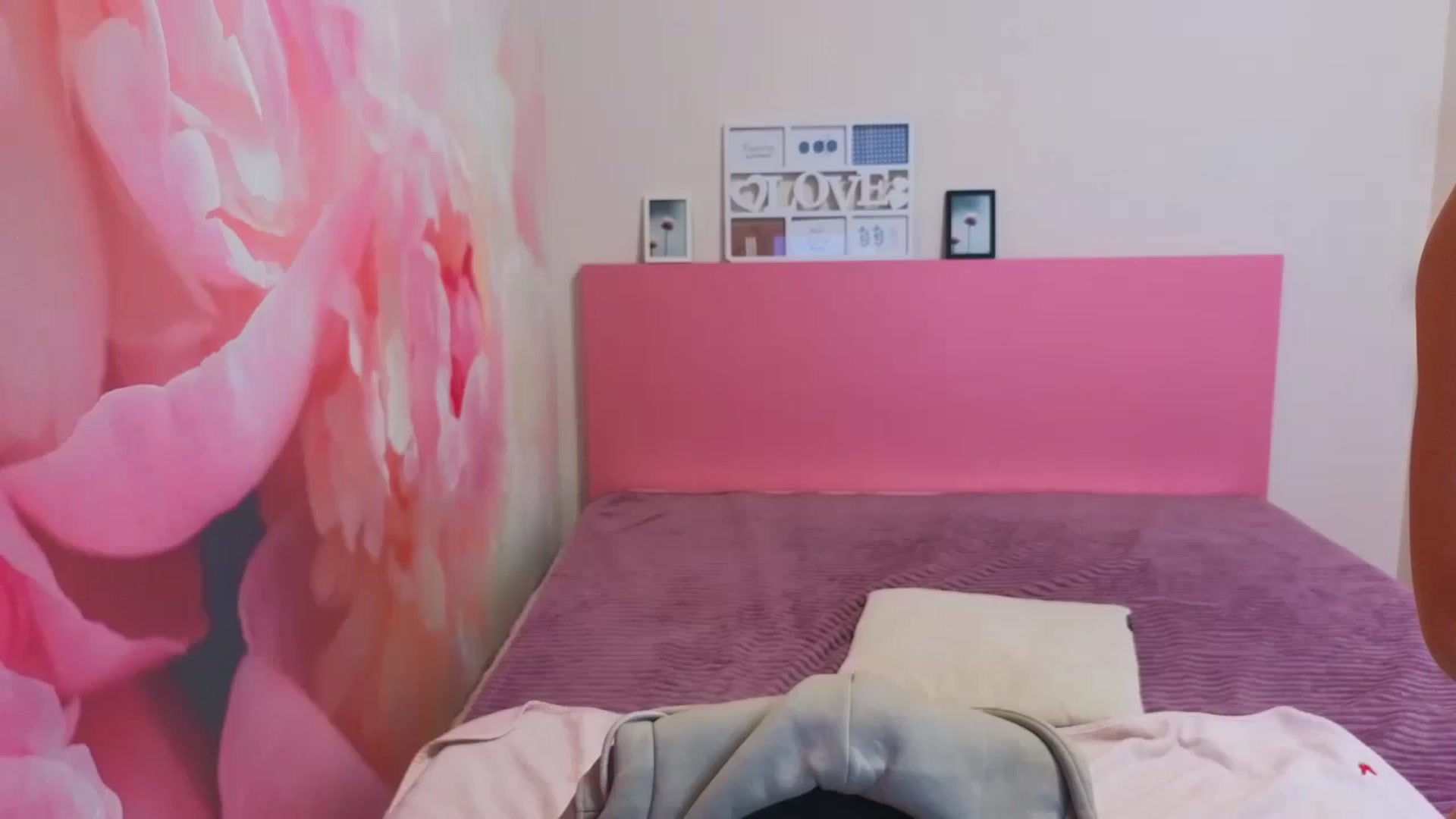 Gallery image thumbnail from Kristina_Adel's myfreecams stream on, 01/08/2026, 15:13 image 6 of 20