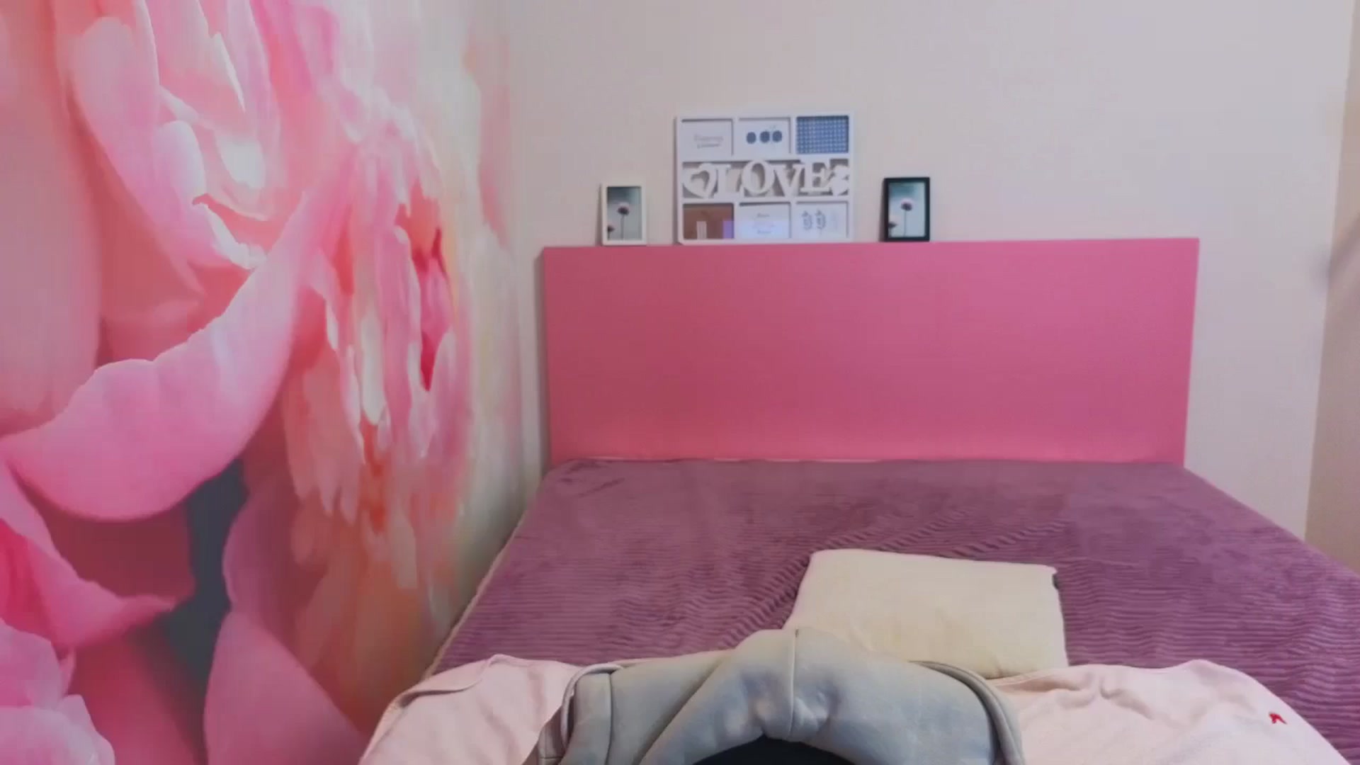 Gallery image thumbnail from Kristina_Adel's myfreecams stream on, 01/08/2026, 15:13 image 5 of 20
