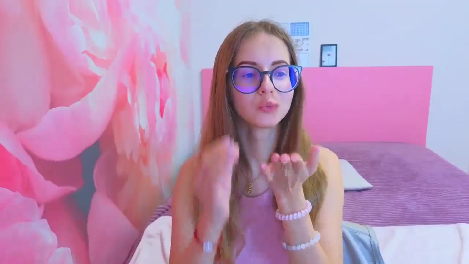 Gallery image thumbnail from Kristina_Adel's myfreecams stream on, 01/09/2026, 09:50 image 16 of 20