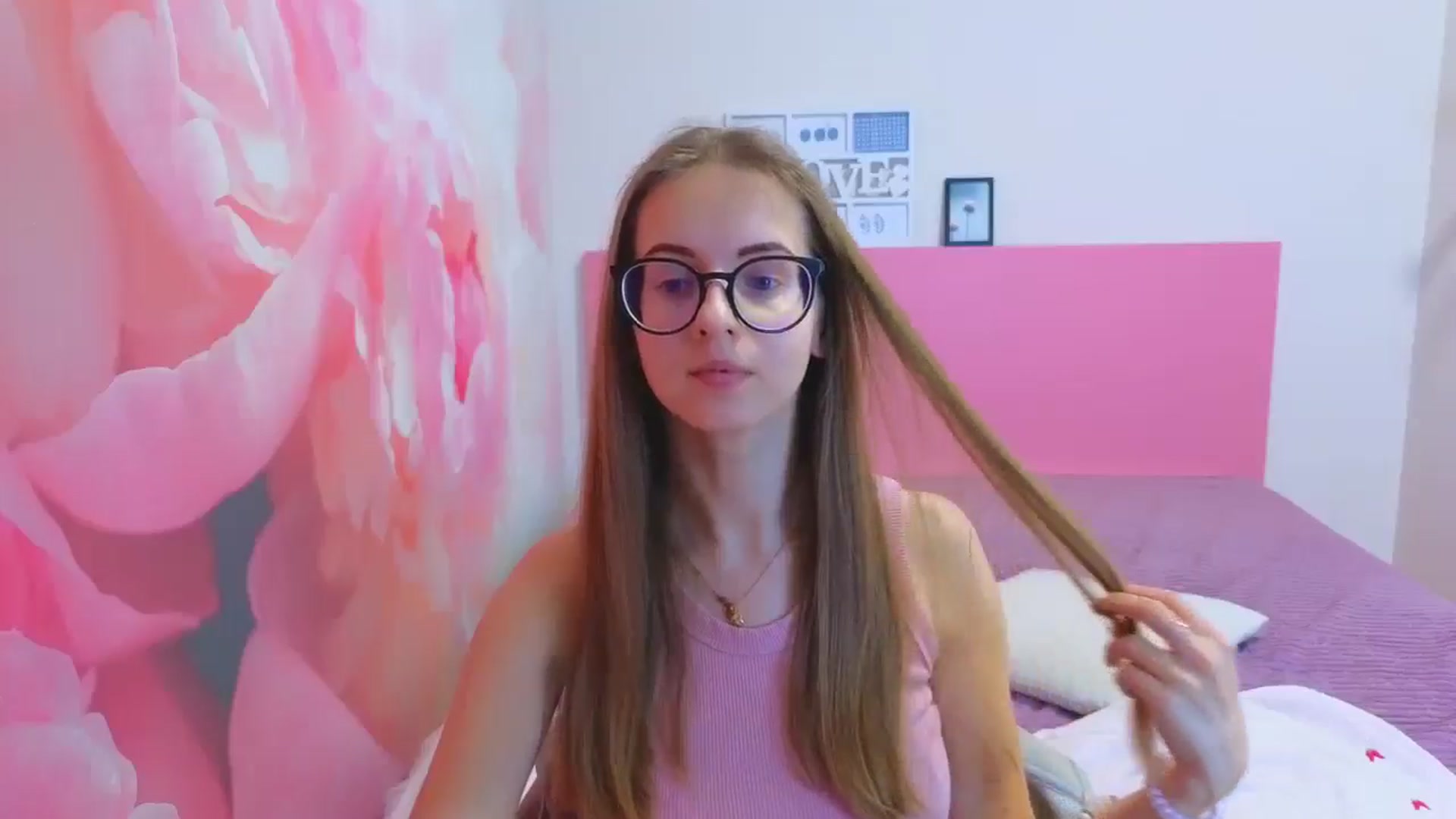 Gallery image thumbnail from Kristina_Adel's myfreecams stream on, 01/17/2026, 10:33 image 4 of 20