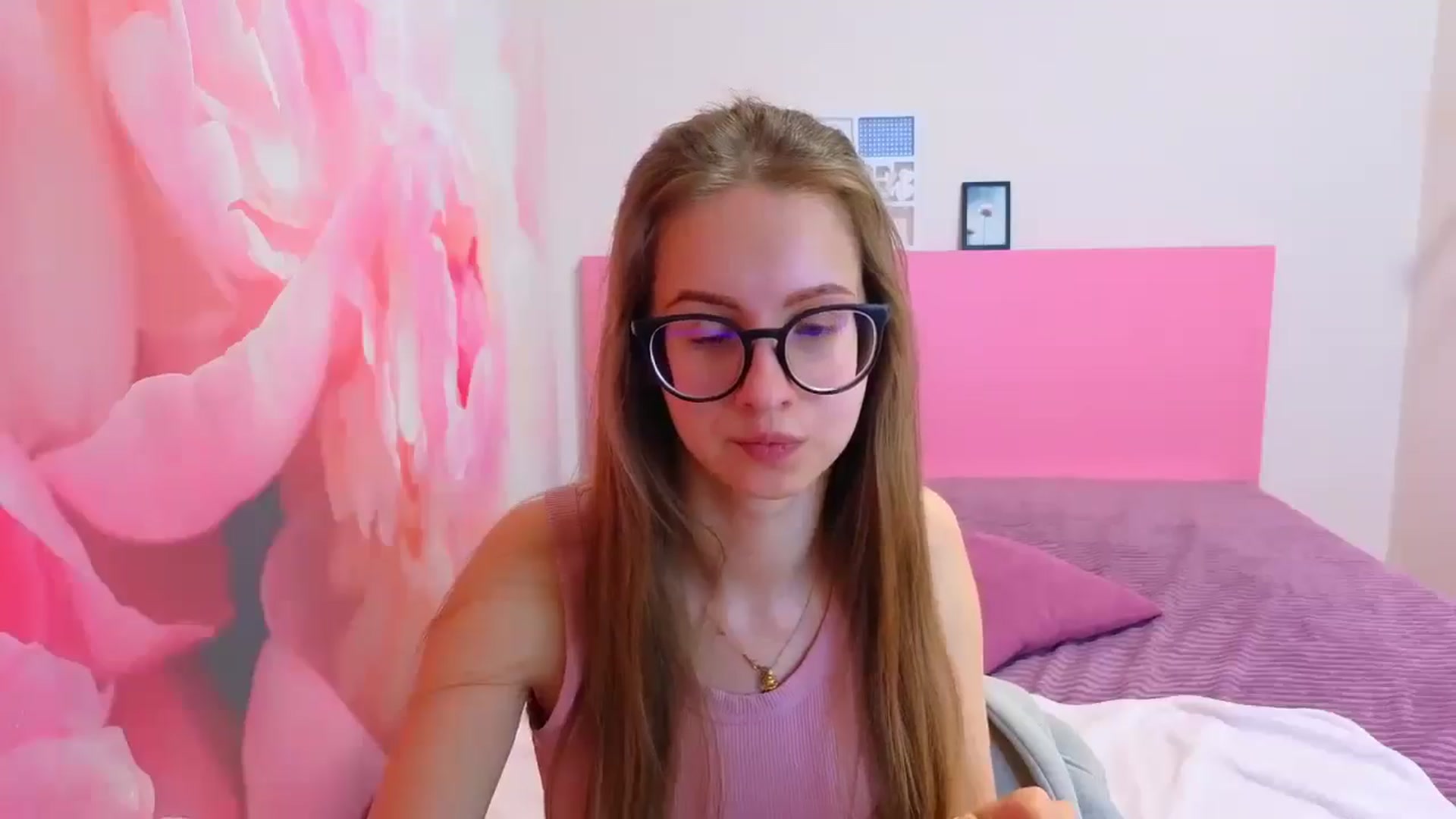 Gallery image thumbnail from Kristina_Adel's myfreecams stream on, 03/19/2026, 17:38 image 15 of 20