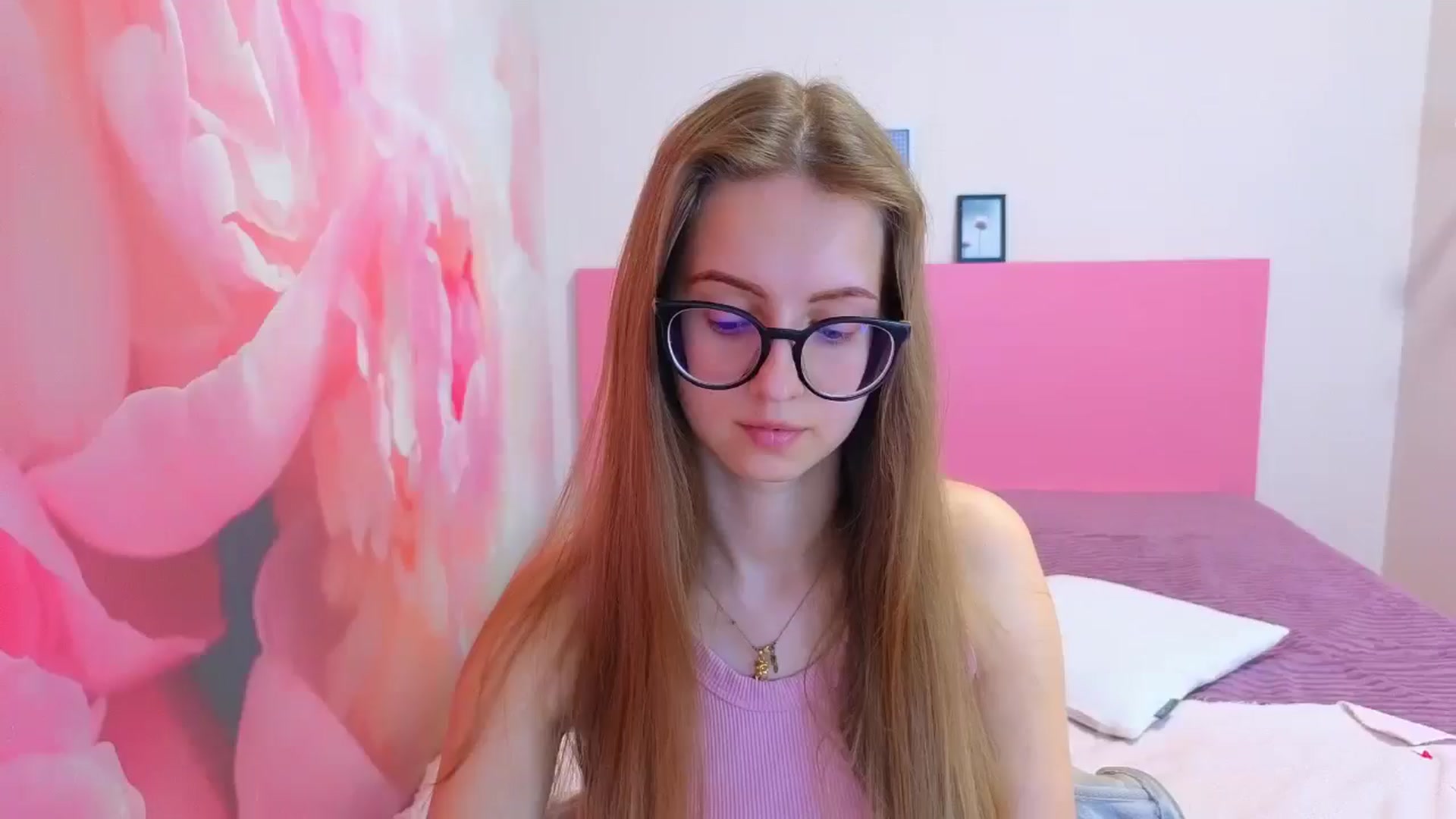 Gallery image thumbnail from Kristina_Adel's myfreecams stream on, 03/20/2026, 09:43 image 19 of 20