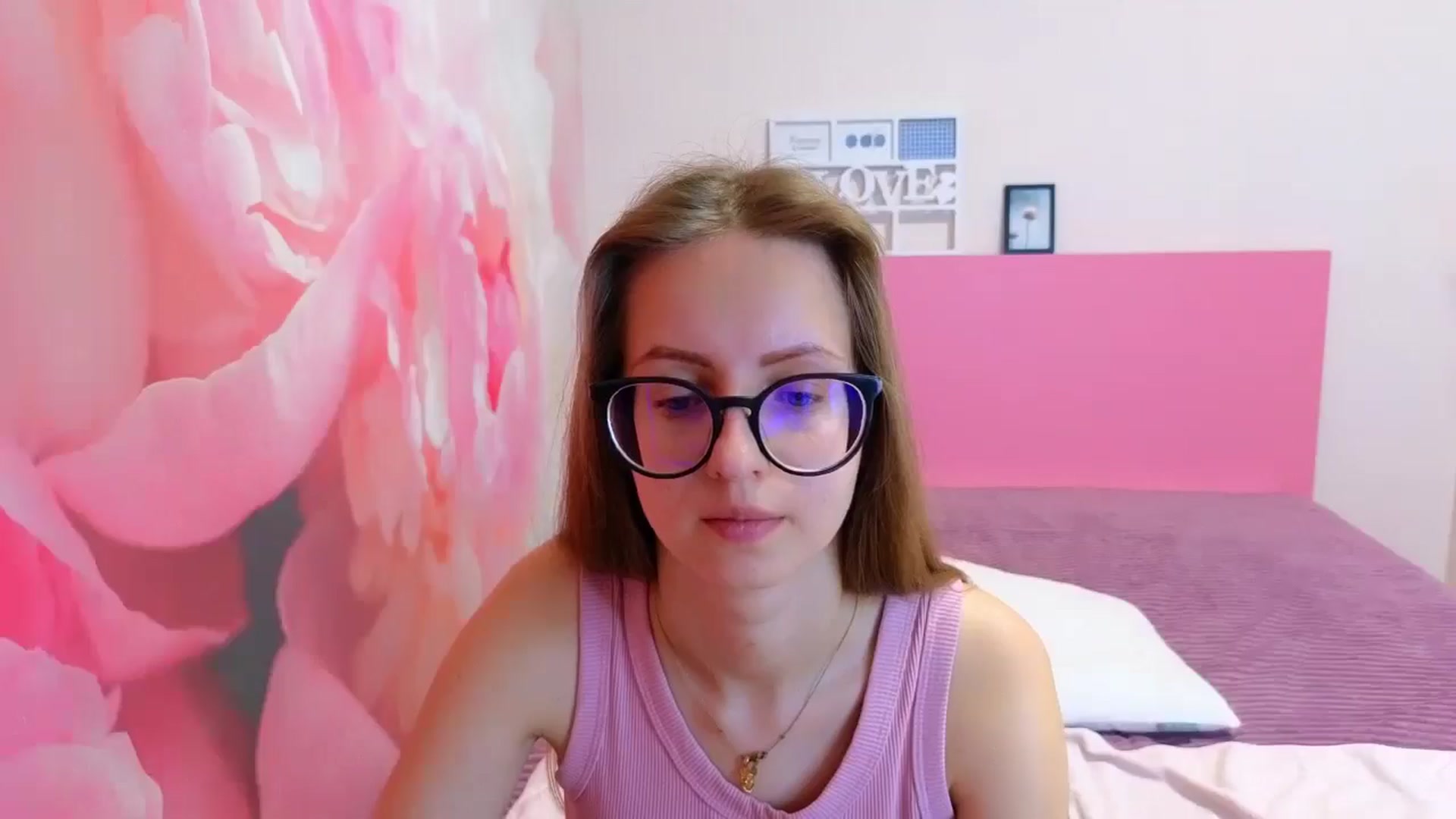 Gallery image thumbnail from Kristina_Adel's myfreecams stream on, 04/01/2026, 09:21 image 17 of 20