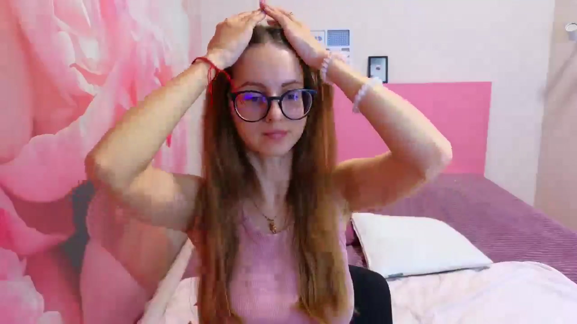 Gallery image thumbnail from Kristina_Adel's myfreecams stream on, 04/02/2026, 13:37 image 16 of 20