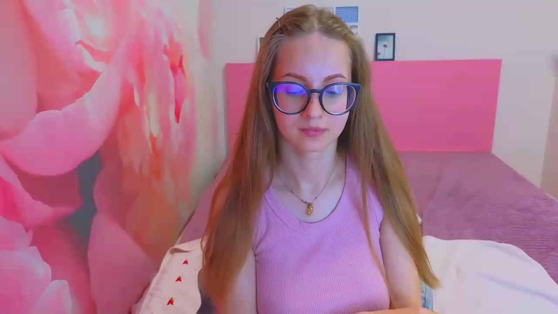 Gallery image thumbnail from Kristina_Adel's myfreecams stream on, 05/07/2026, 11:10 image 18 of 20