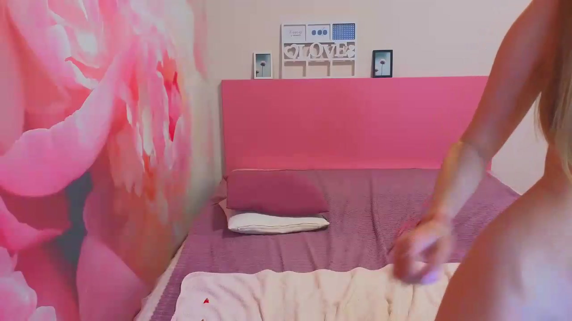 Gallery image thumbnail from Kristina_Adel's myfreecams stream on, 05/14/2026, 11:20 image 18 of 20