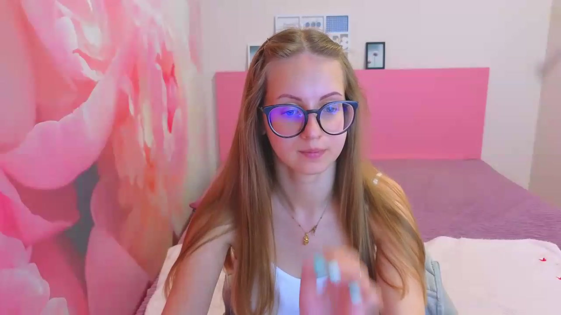 Gallery image thumbnail from Kristina_Adel's myfreecams stream on, 05/18/2026, 08:14 image 14 of 20