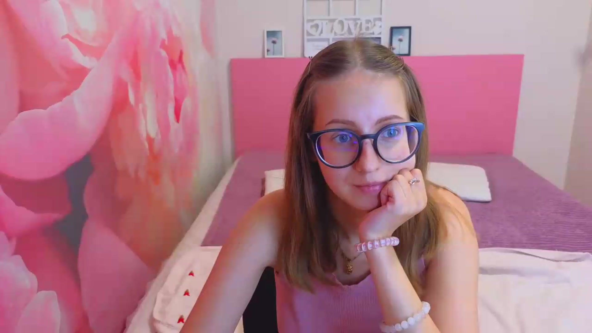 Gallery image thumbnail from Kristina_Adel's myfreecams stream on, 07/02/2026, 10:54 image 18 of 20