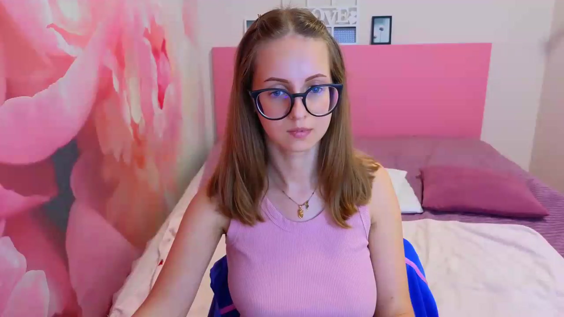 Gallery image thumbnail from Kristina_Adel's myfreecams stream on, 07/09/2026, 09:00 image 16 of 20