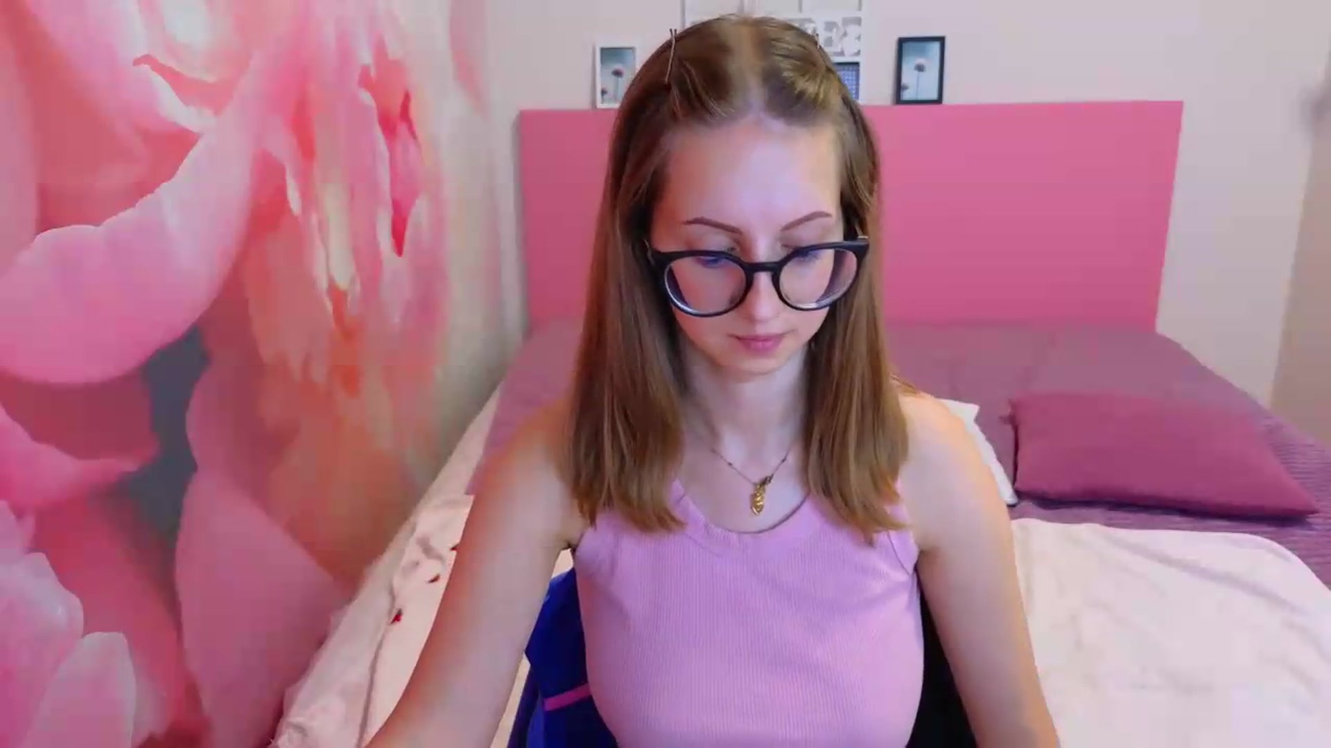 Gallery image thumbnail from Kristina_Adel's myfreecams stream on, 07/09/2026, 09:00 image 4 of 20