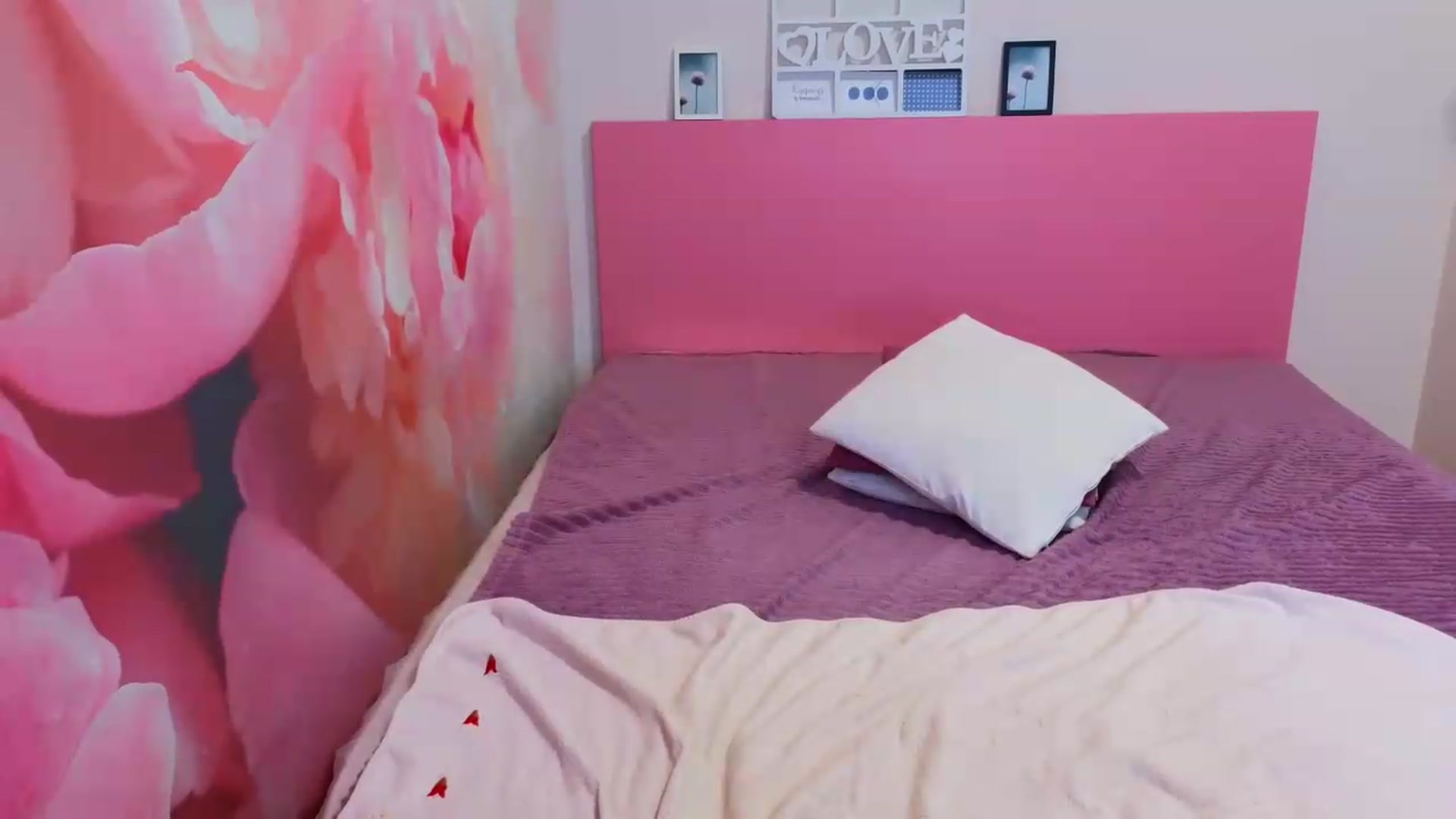 Gallery image thumbnail from Kristina_Adel's myfreecams stream on, 07/10/2026, 09:44 image 11 of 20