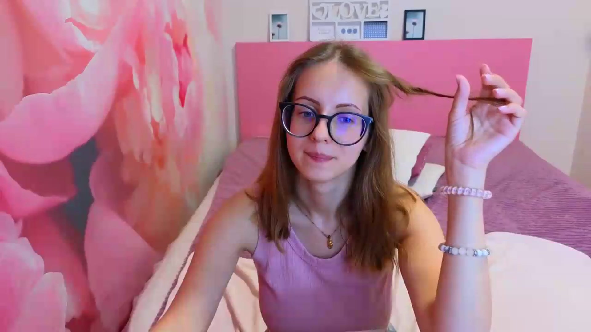 Gallery image thumbnail from Kristina_Adel's myfreecams stream on, 07/10/2026, 10:44 image 14 of 20