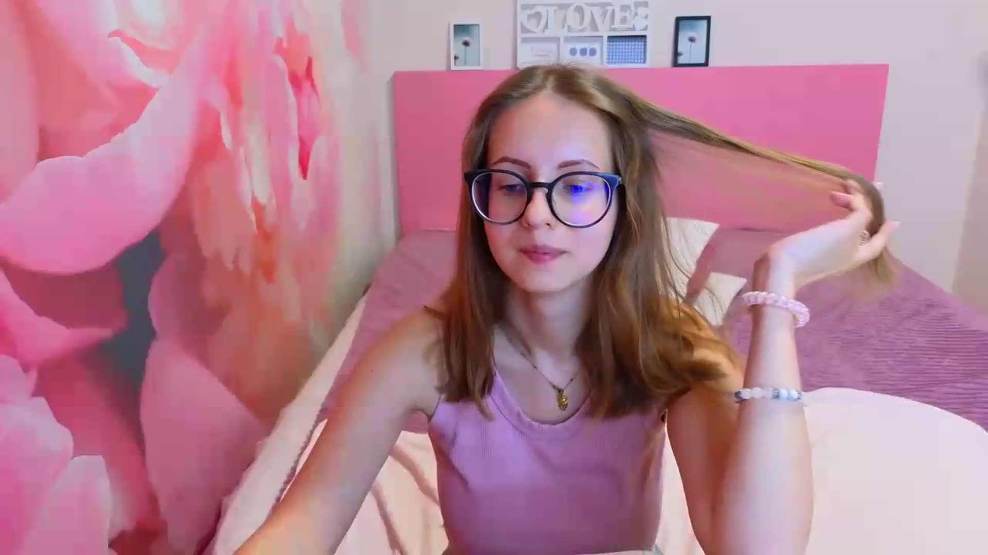 Gallery image thumbnail from Kristina_Adel's myfreecams stream on, 07/10/2026, 10:44 image 13 of 20