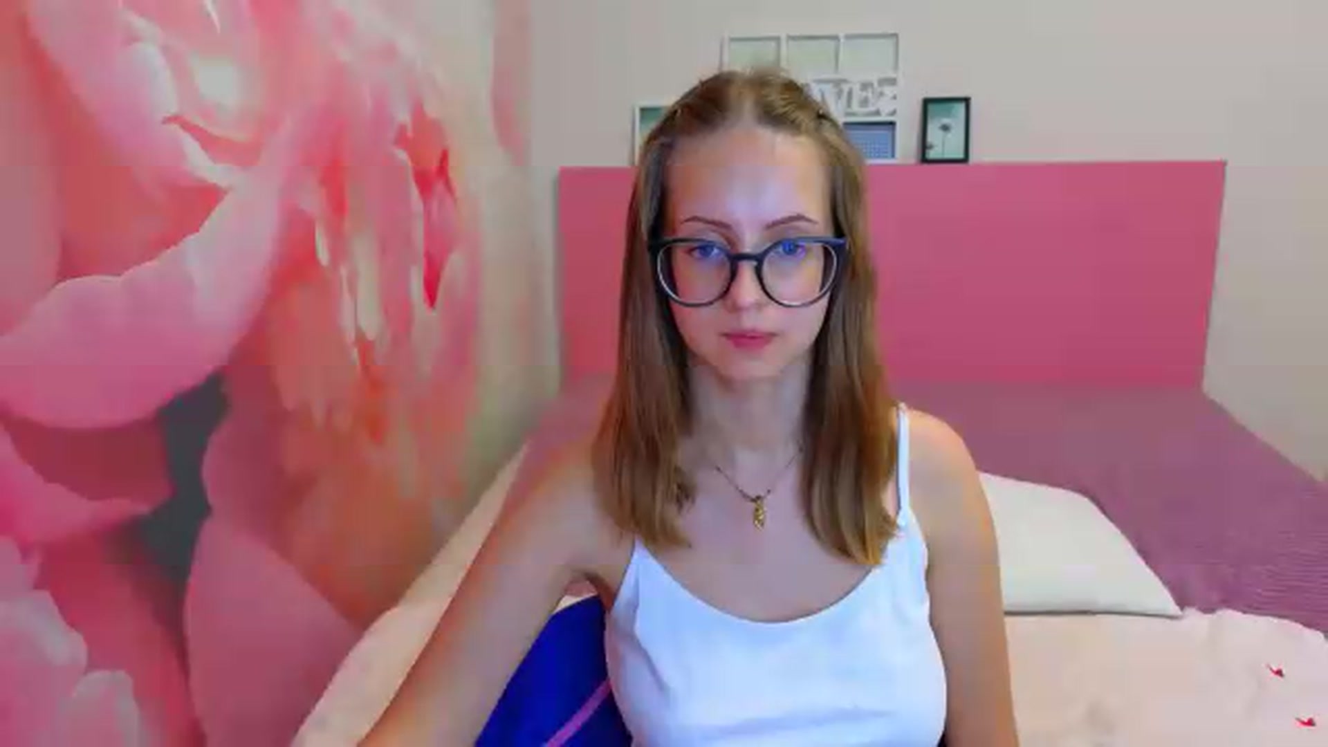 Gallery image thumbnail from Kristina_Adel's myfreecams stream on, 07/28/2026, 10:50 image 16 of 20