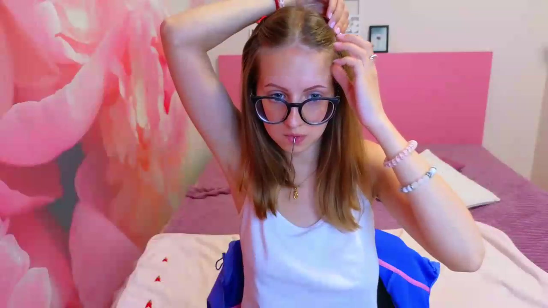 Gallery image thumbnail from Kristina_Adel's myfreecams stream on, 07/29/2026, 11:09 image 12 of 20