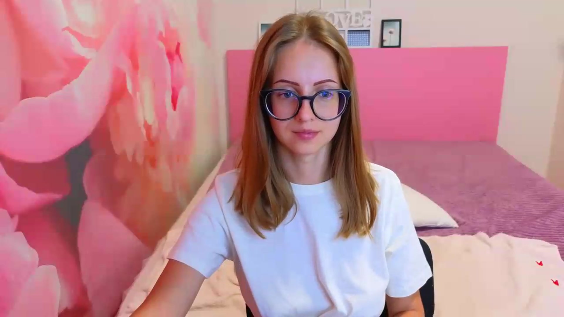 Gallery image thumbnail from Kristina_Adel's myfreecams stream on, 08/03/2026, 09:10 image 18 of 20