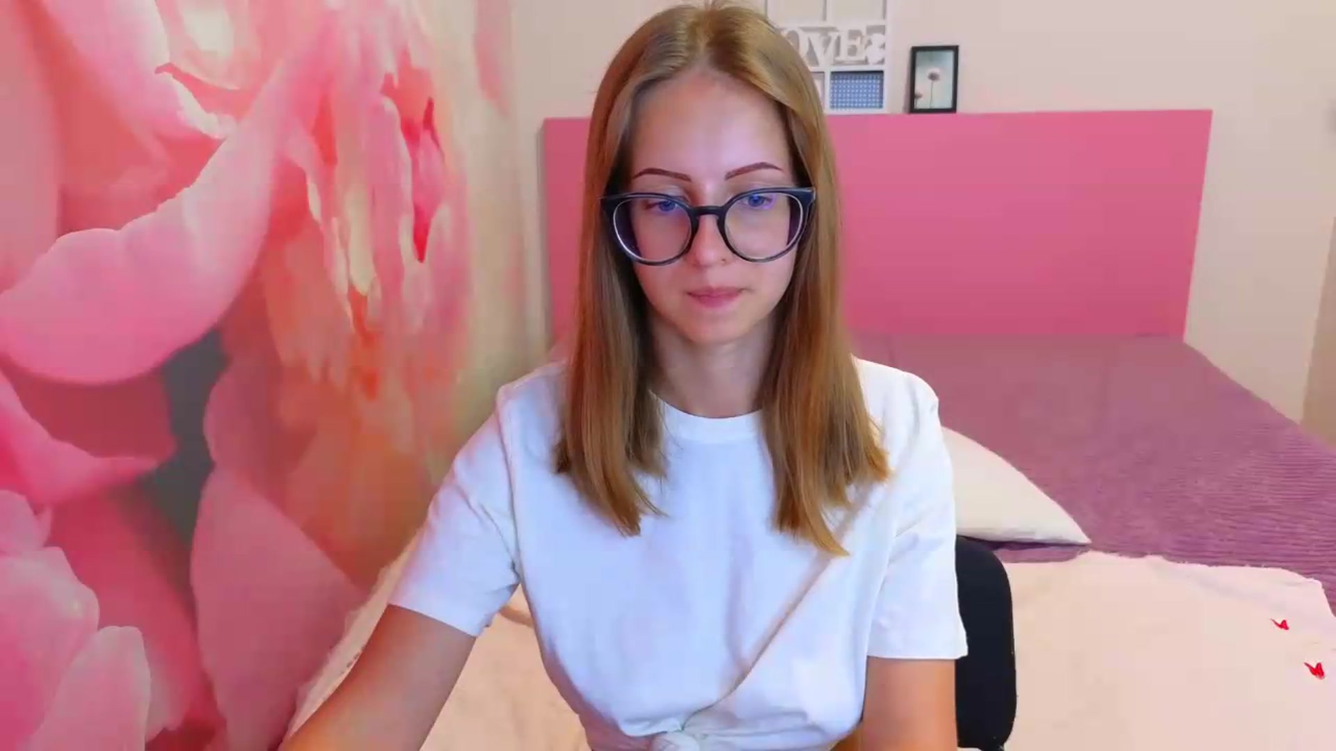 Gallery image thumbnail from Kristina_Adel's myfreecams stream on, 08/03/2026, 09:10 image 5 of 20